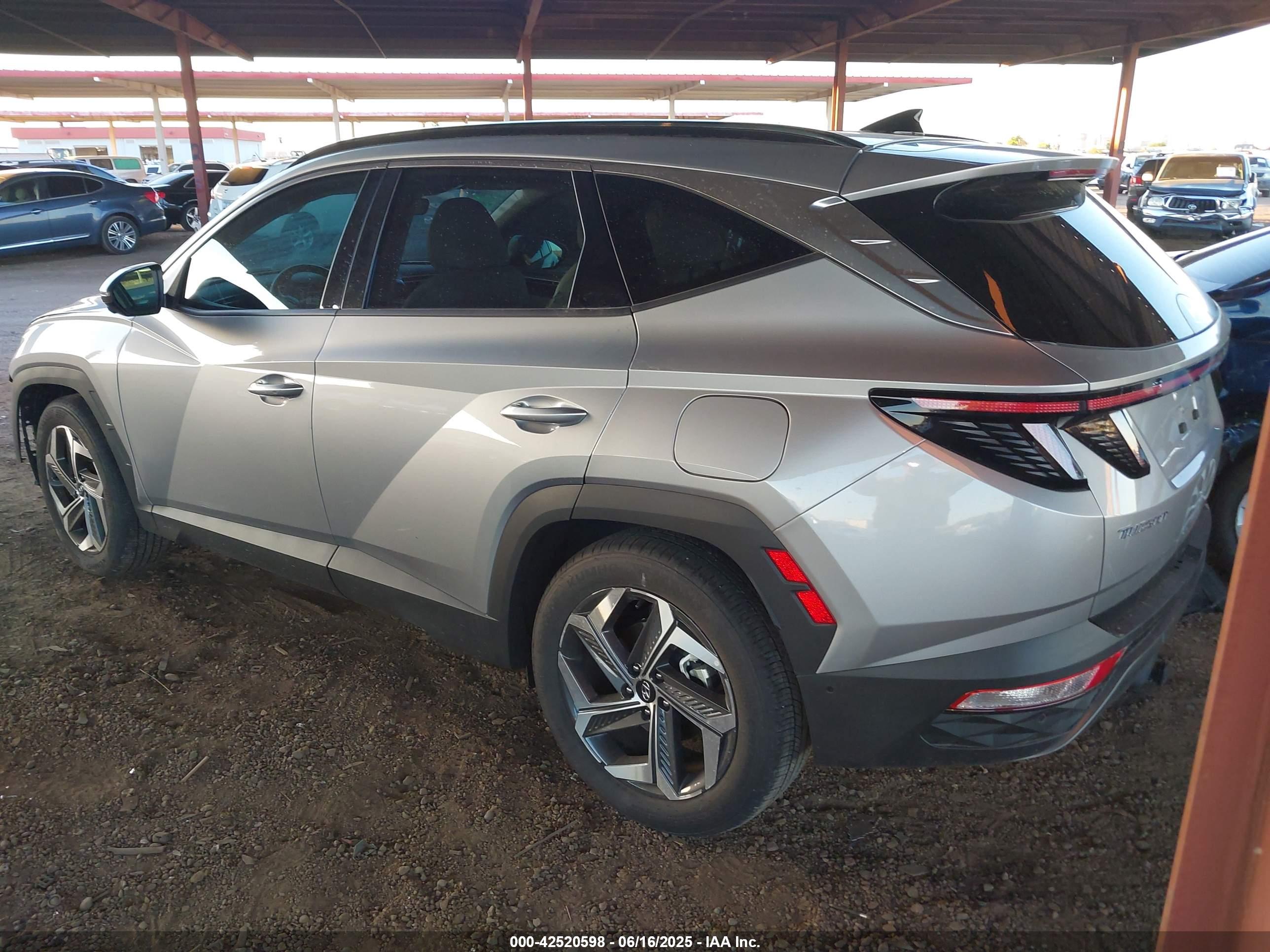 HYUNDAI TUCSON image 3