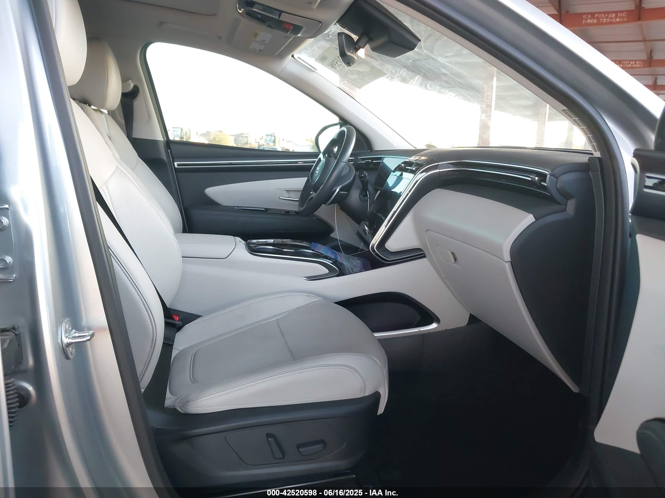 HYUNDAI TUCSON image 5