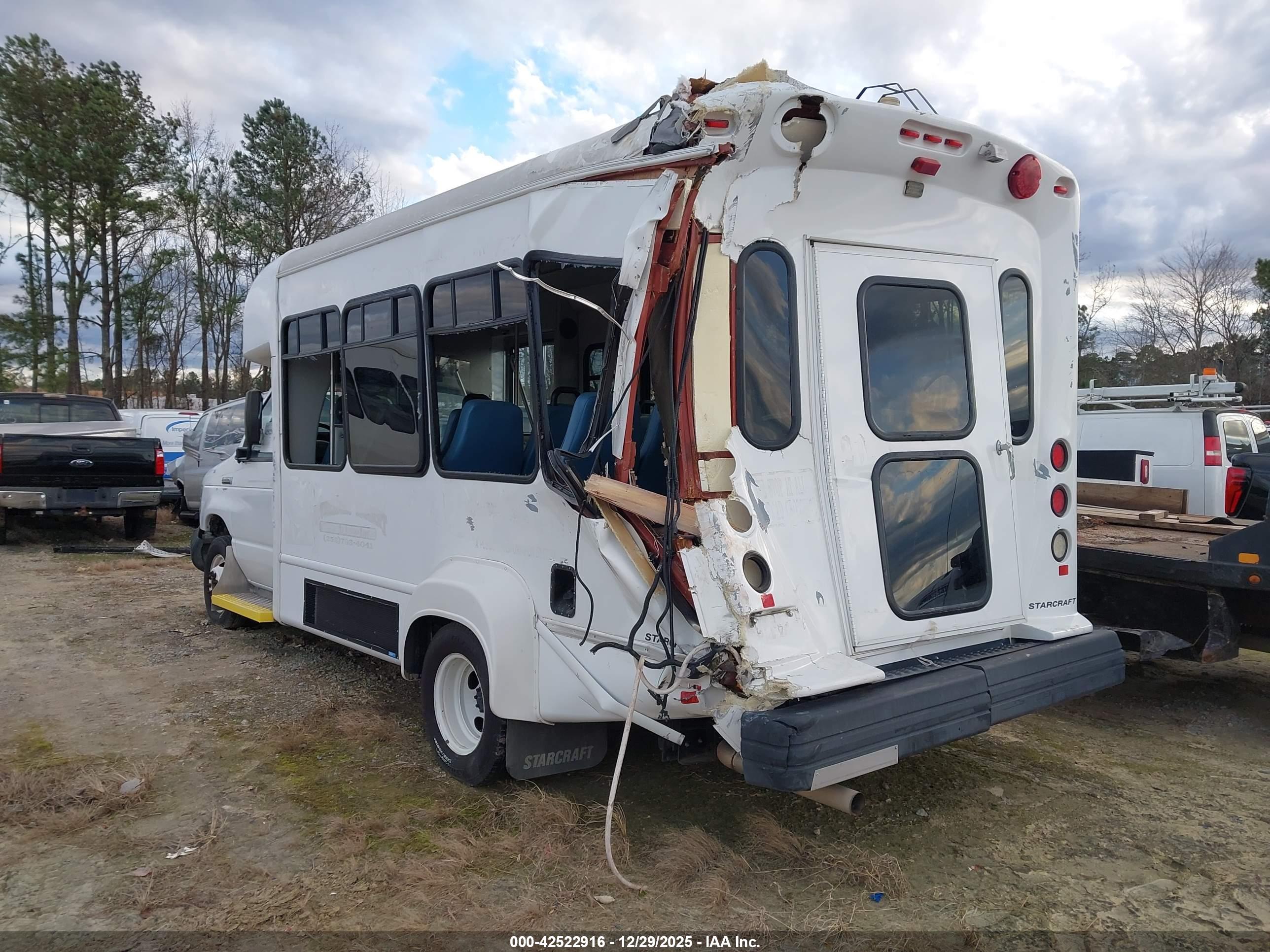 FORD ECONOLINE image 3