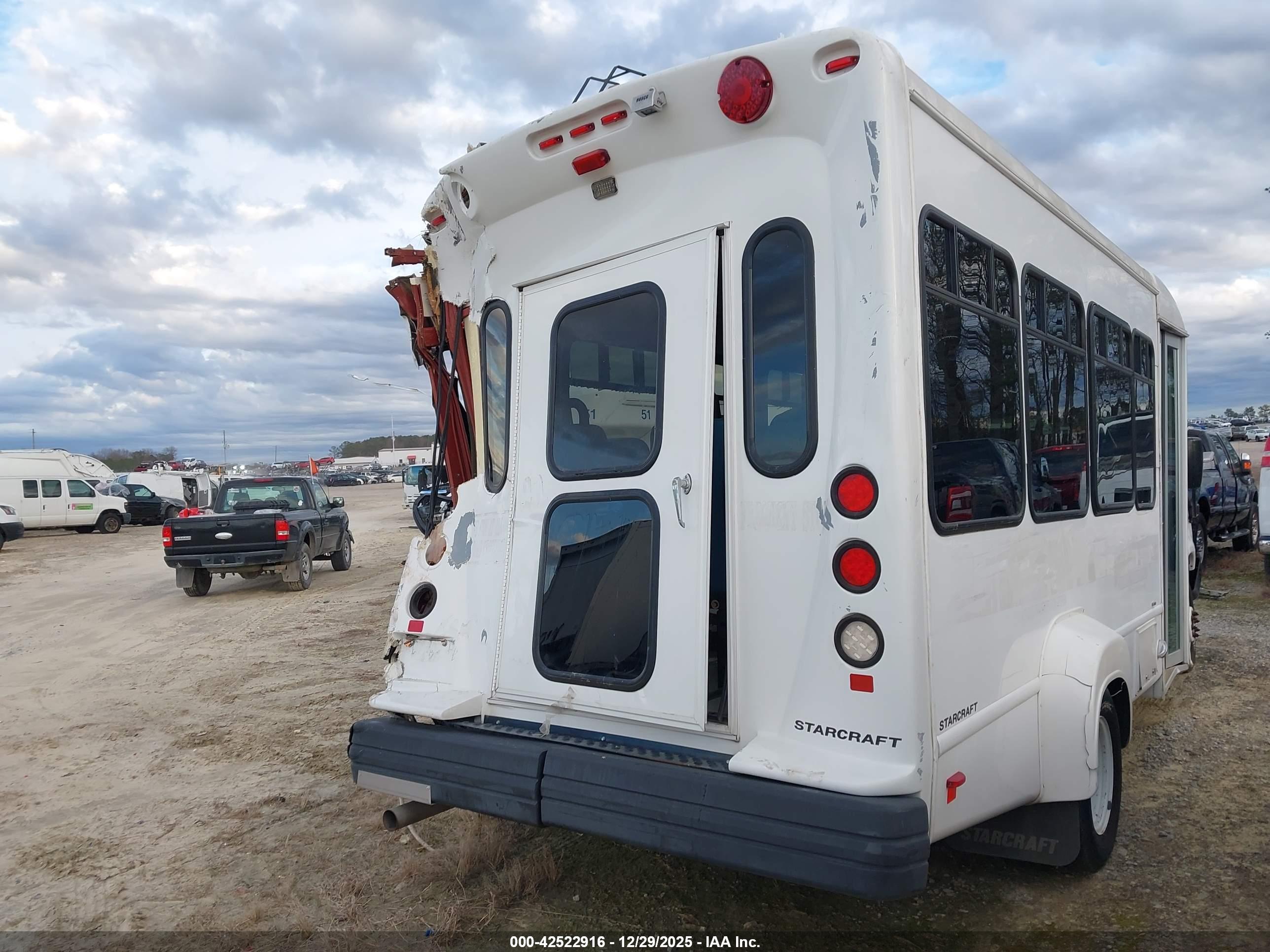 FORD ECONOLINE image 4