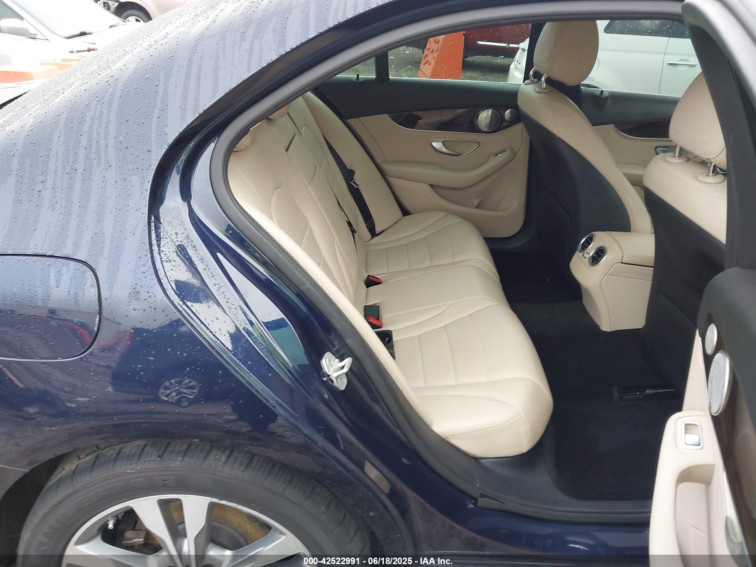 MERCEDES-BENZ C image 8