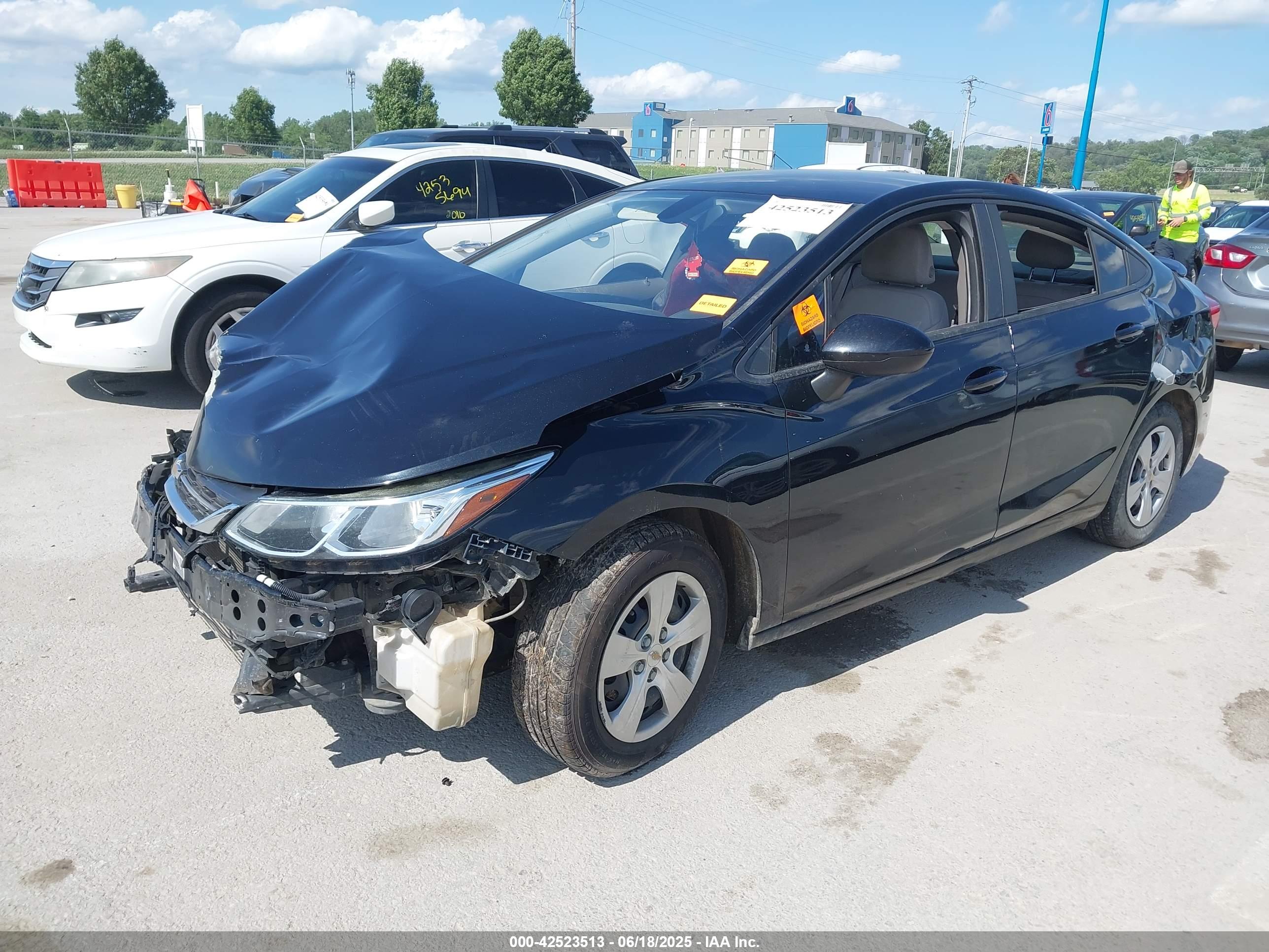 CHEVROLET CRUZE image 2