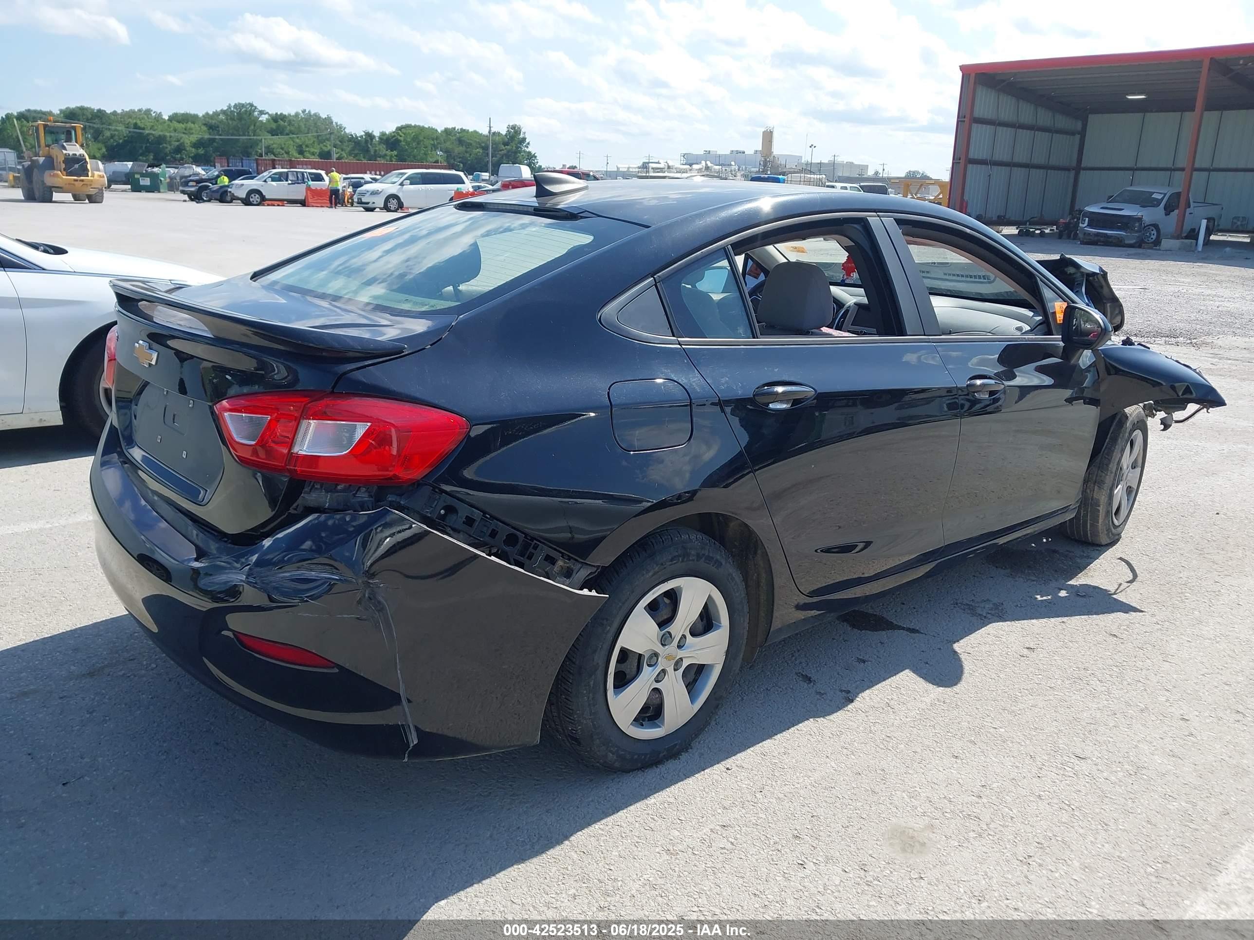 CHEVROLET CRUZE image 4
