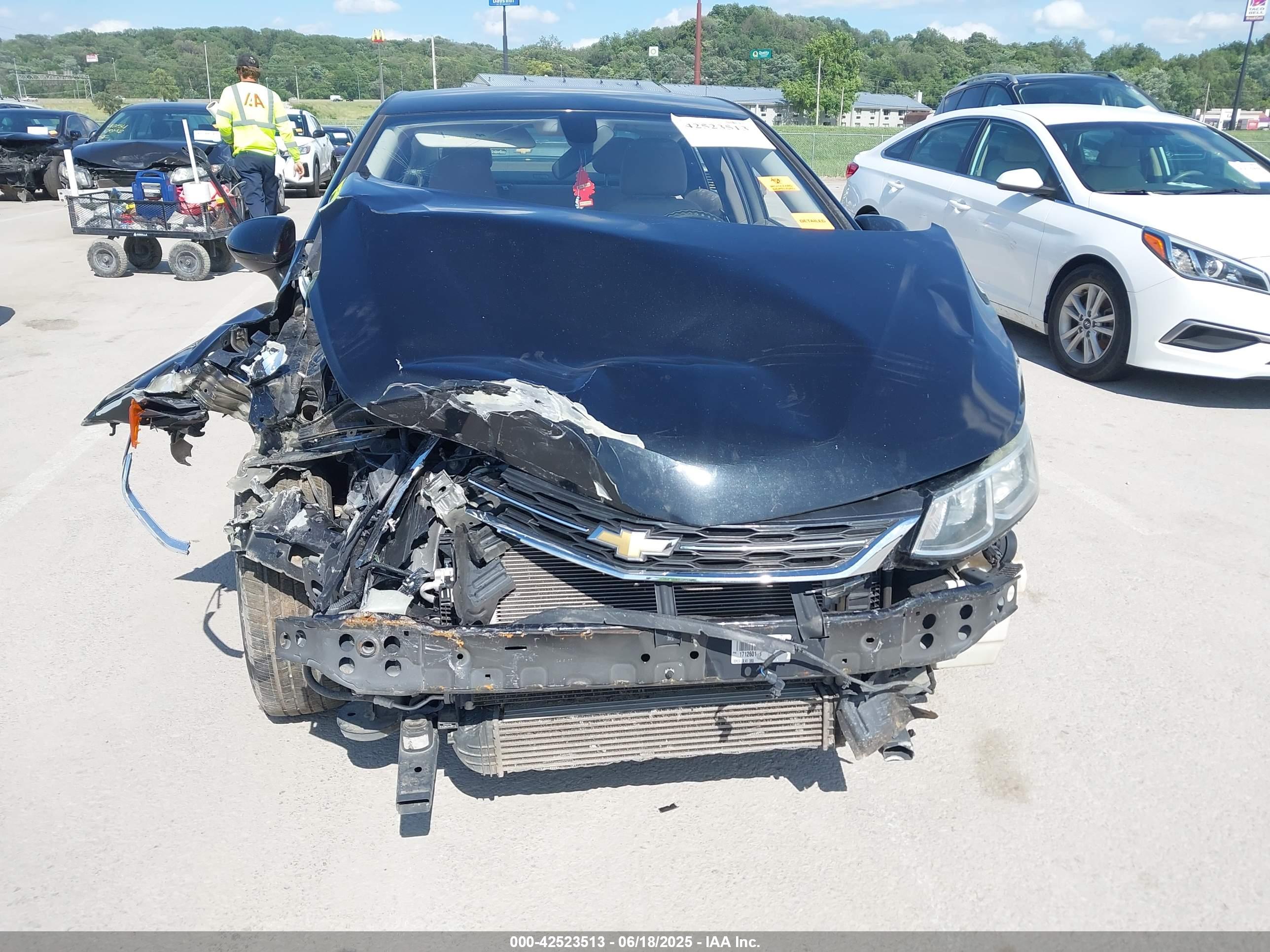 CHEVROLET CRUZE image 6