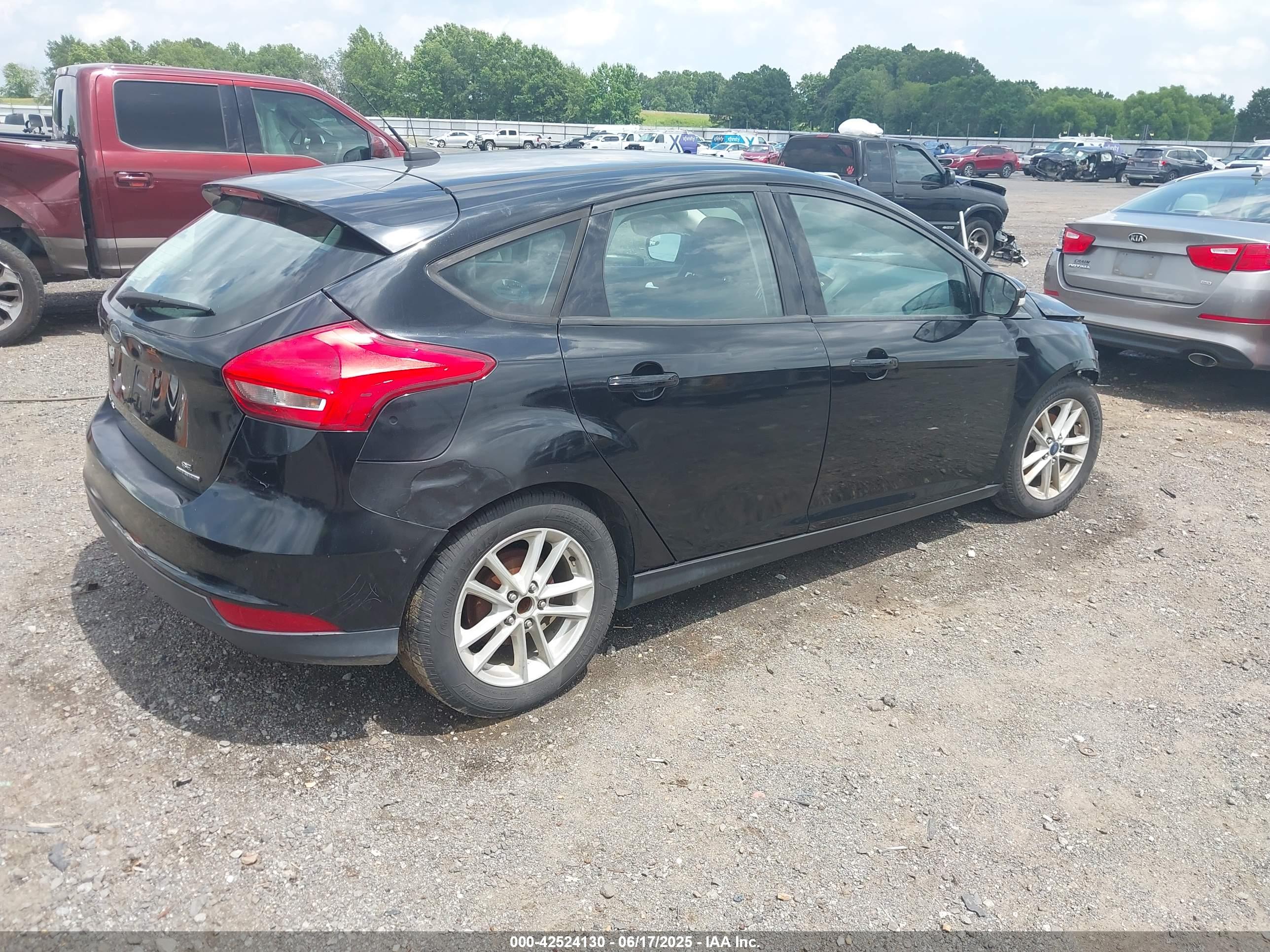 FORD FOCUS image 4