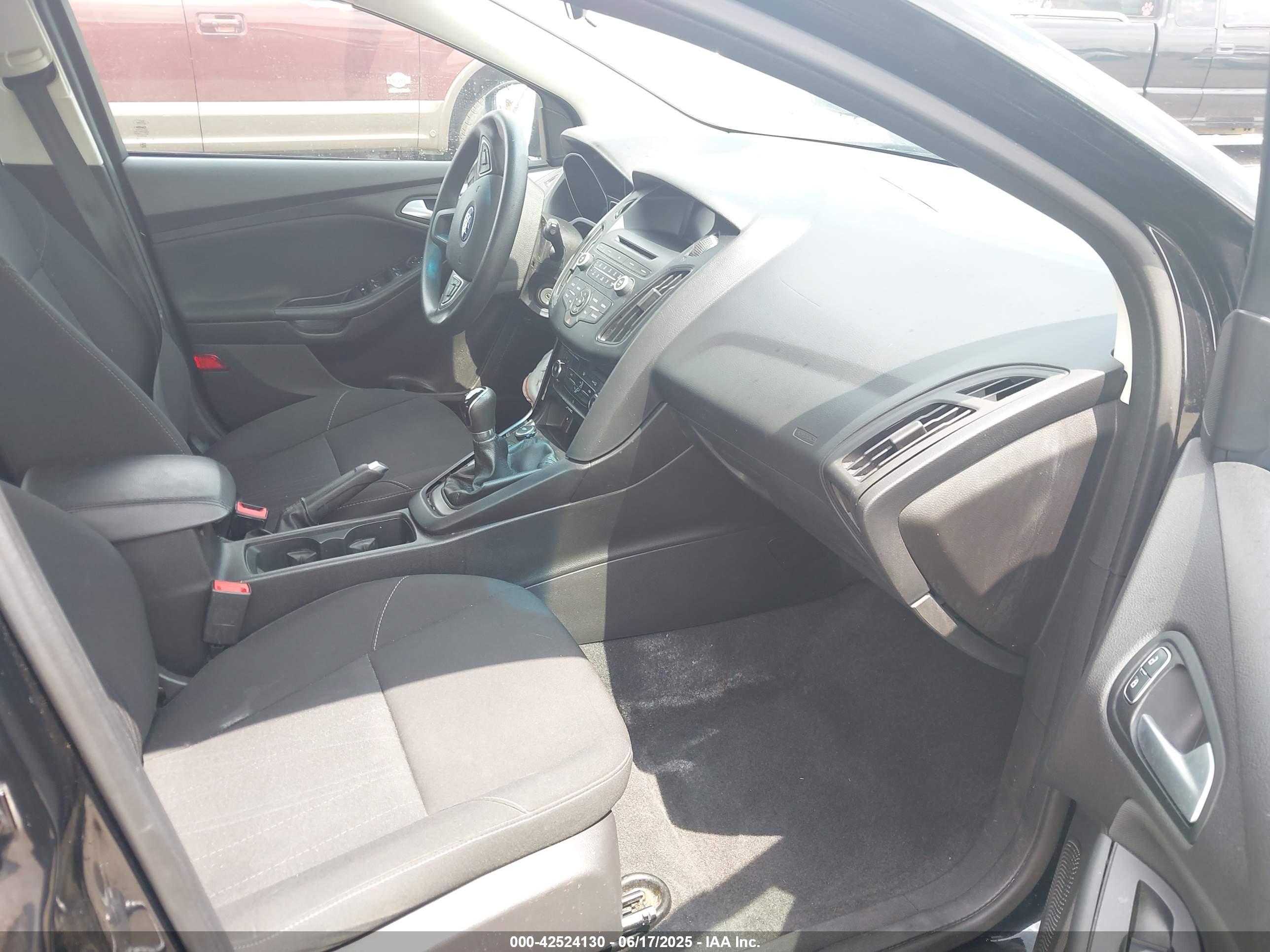 FORD FOCUS image 5