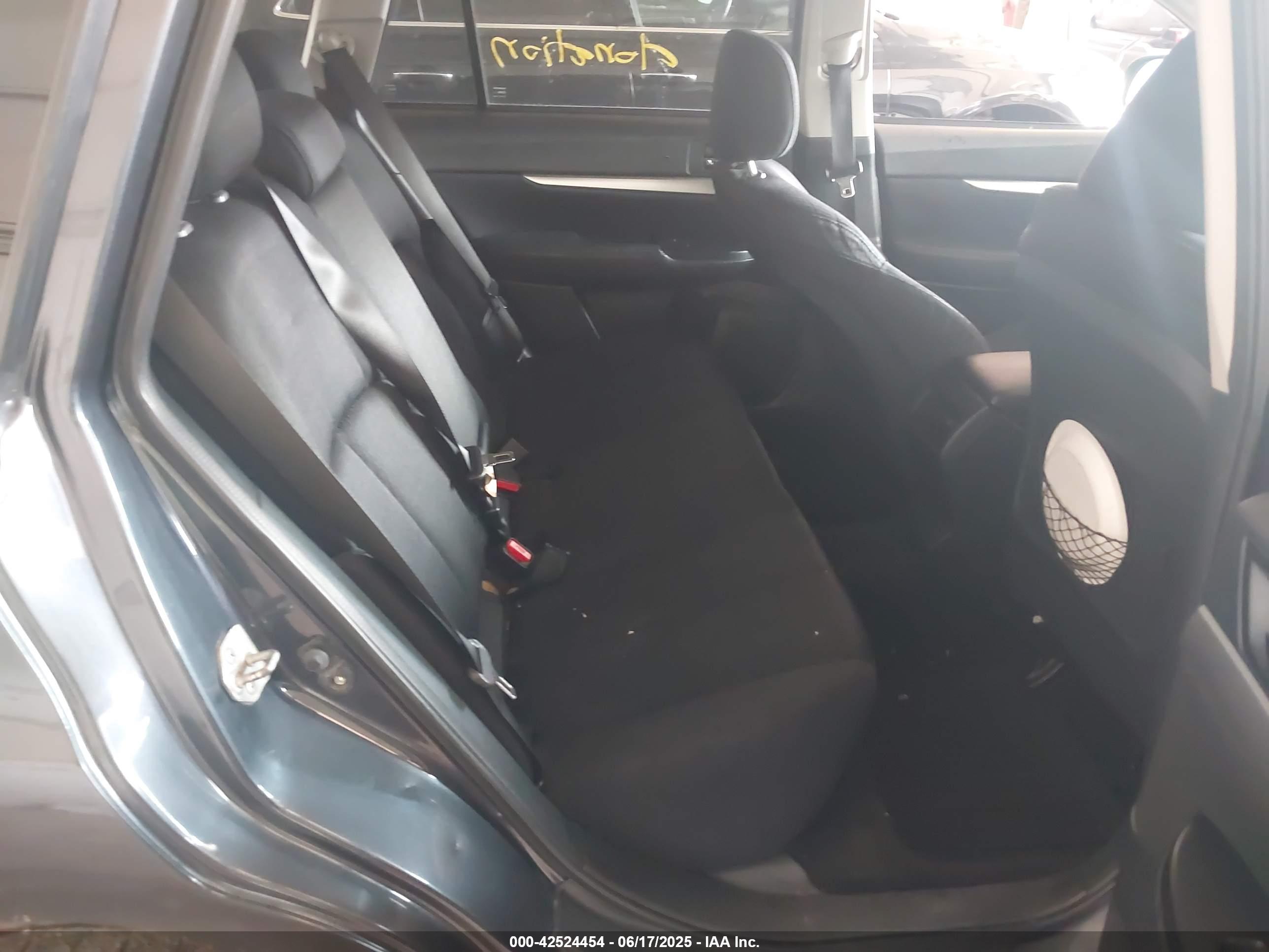 SUBARU OUTBACK image 8