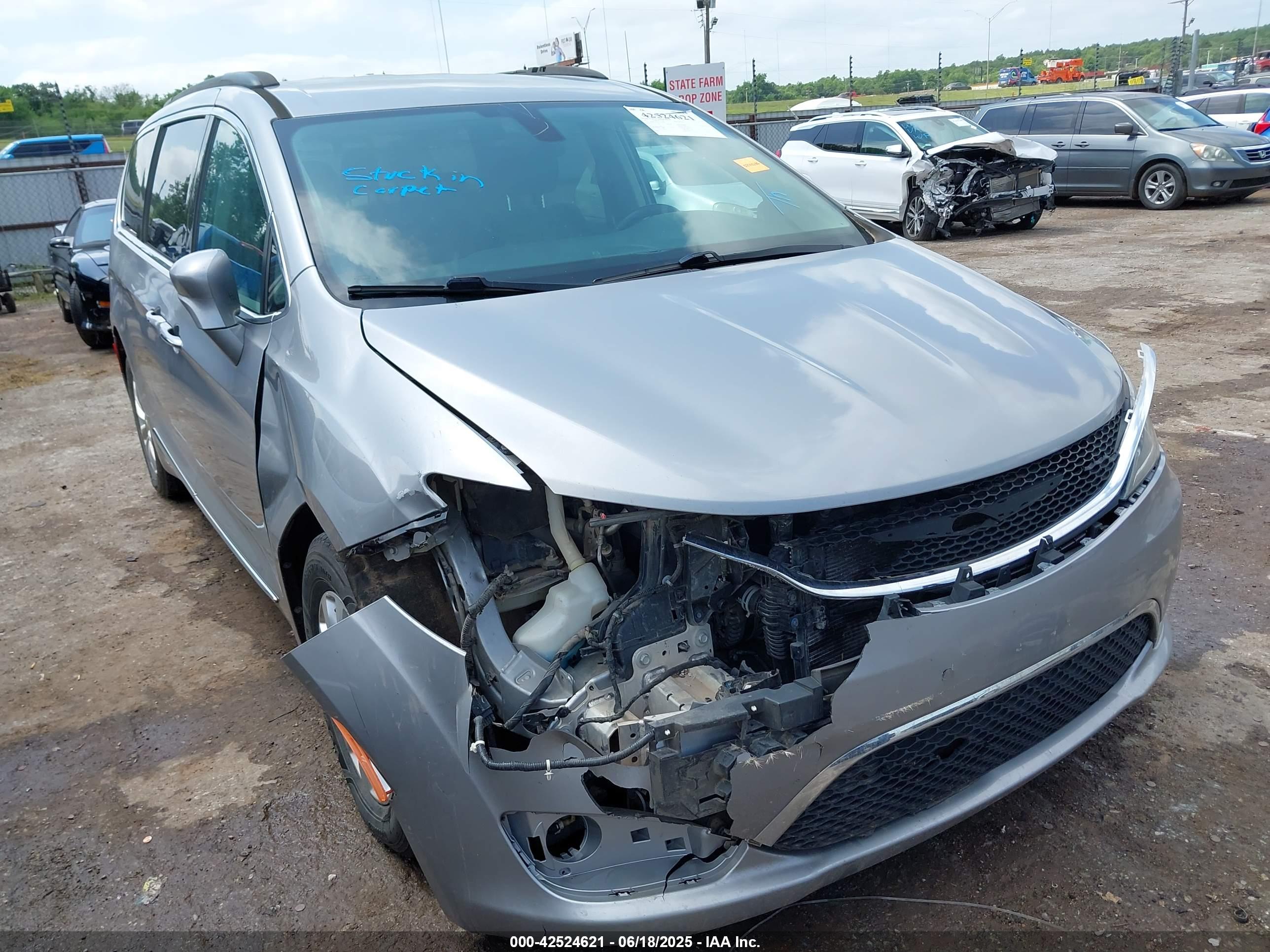 CHRYSLER PACIFICA image 6
