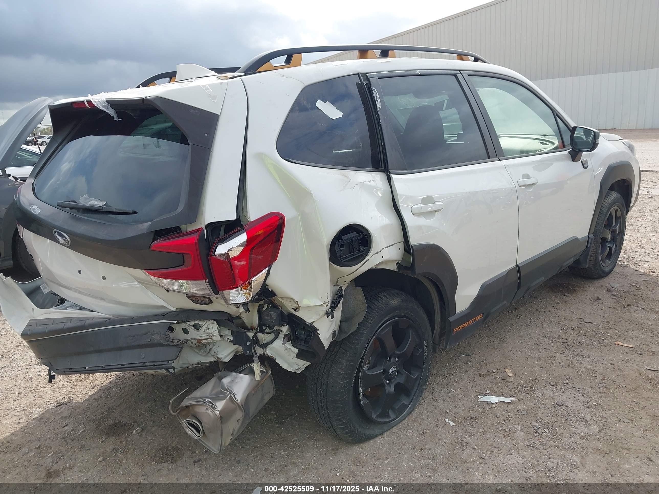 SUBARU FORESTER image 4