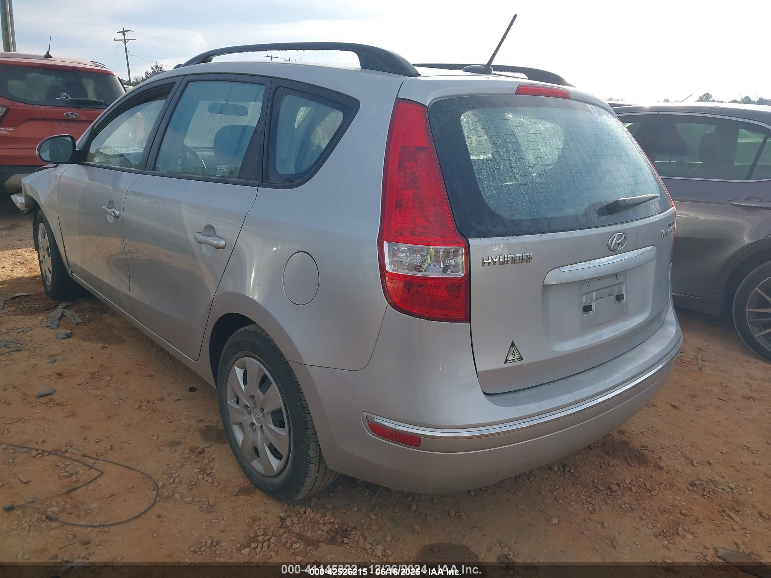 HYUNDAI ELANTRA image 3