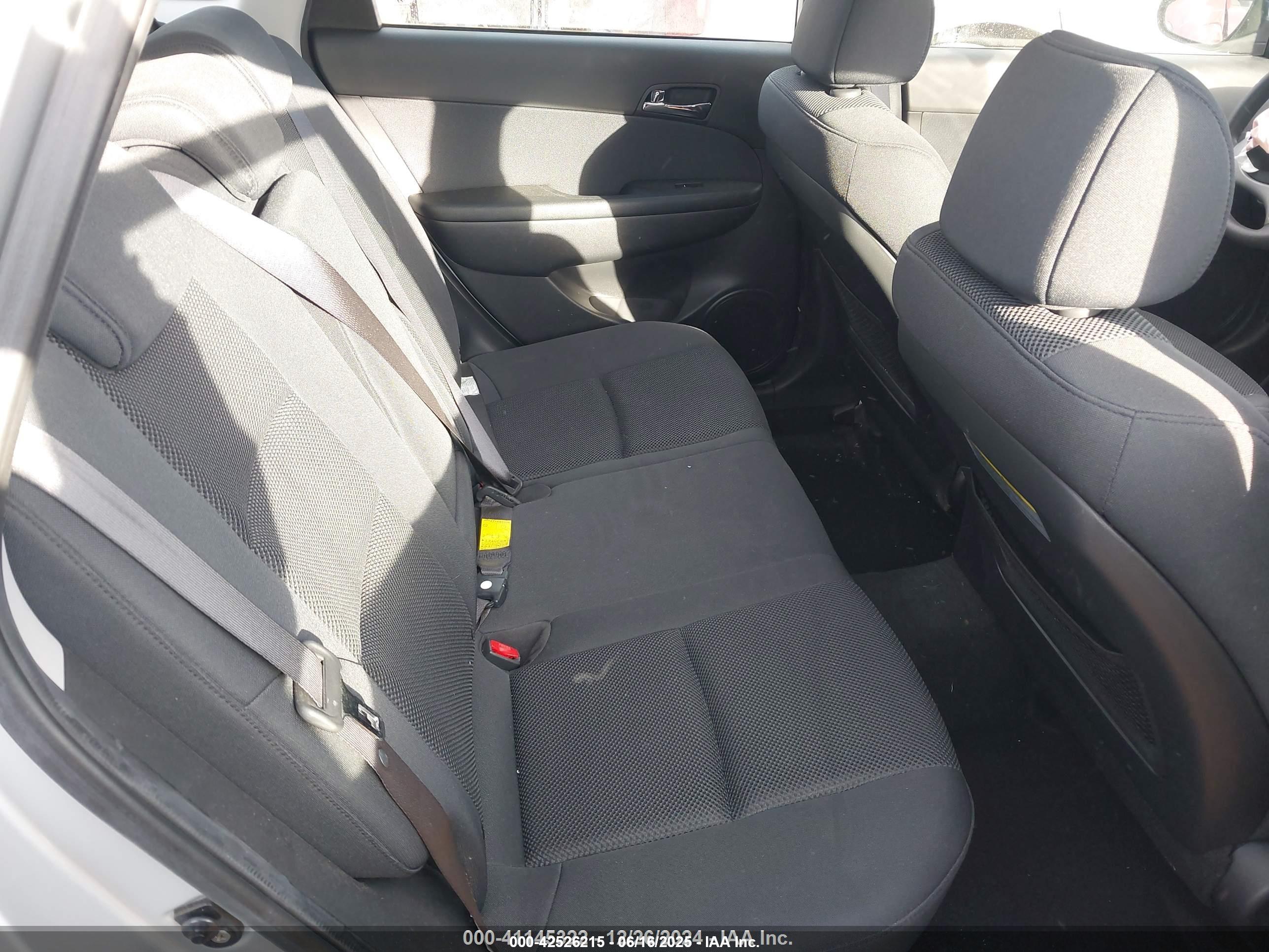 HYUNDAI ELANTRA image 8