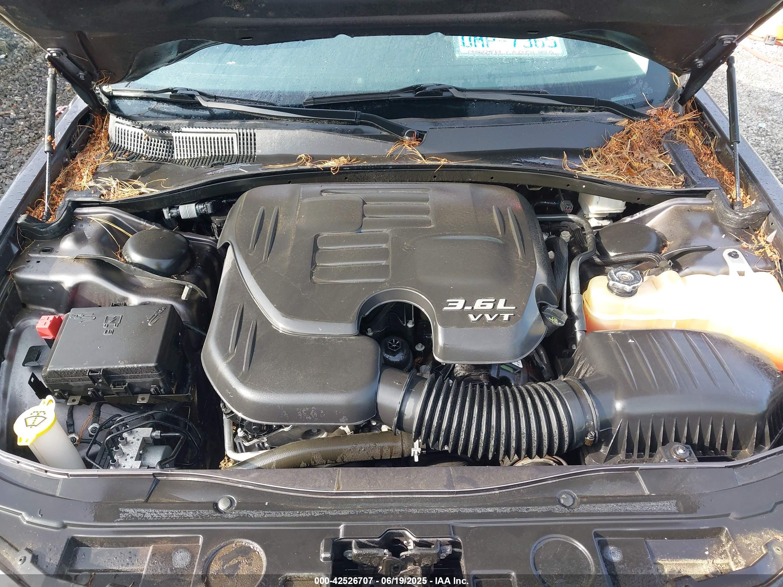 CHRYSLER 300 image 10