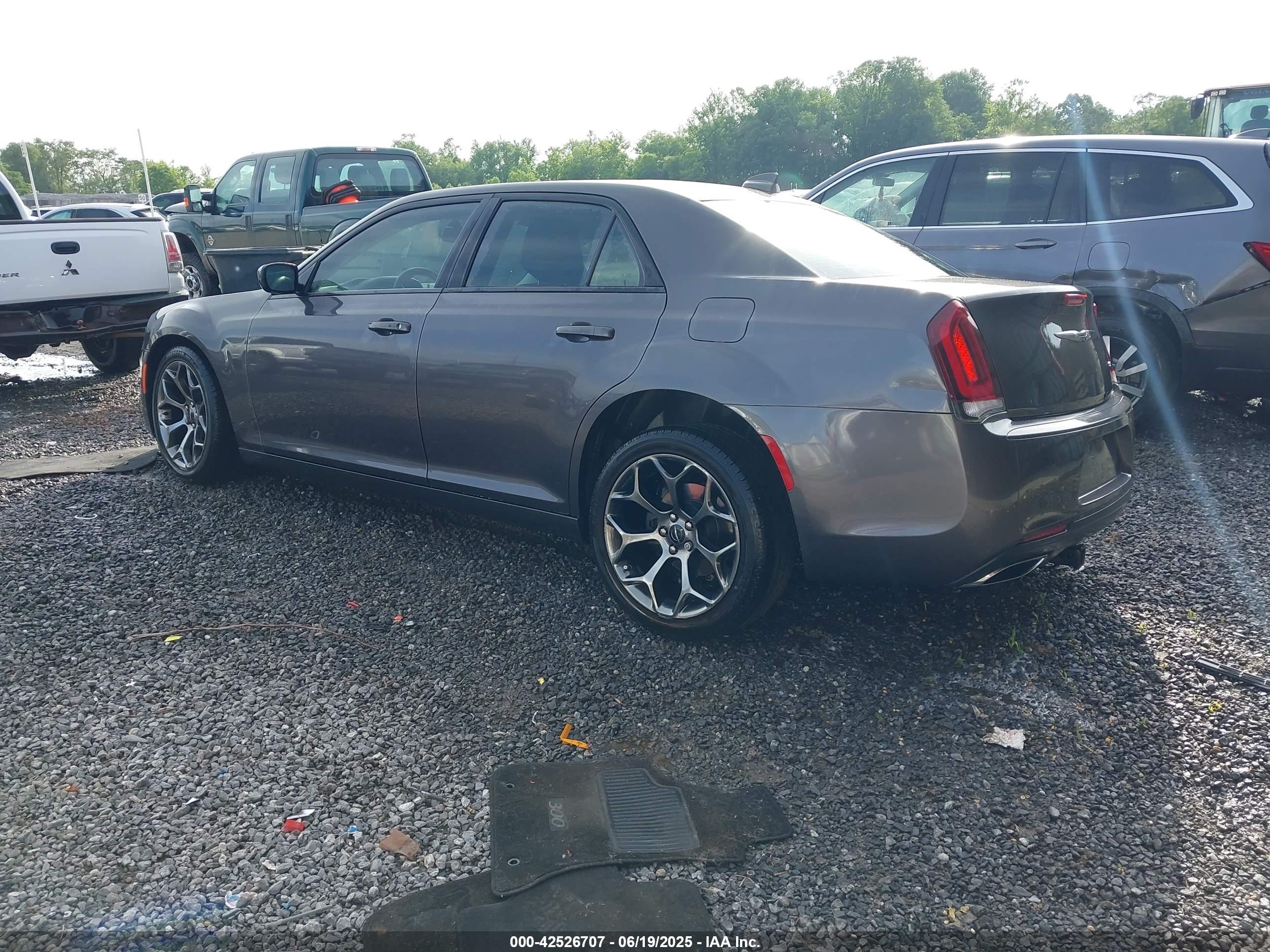 CHRYSLER 300 image 3