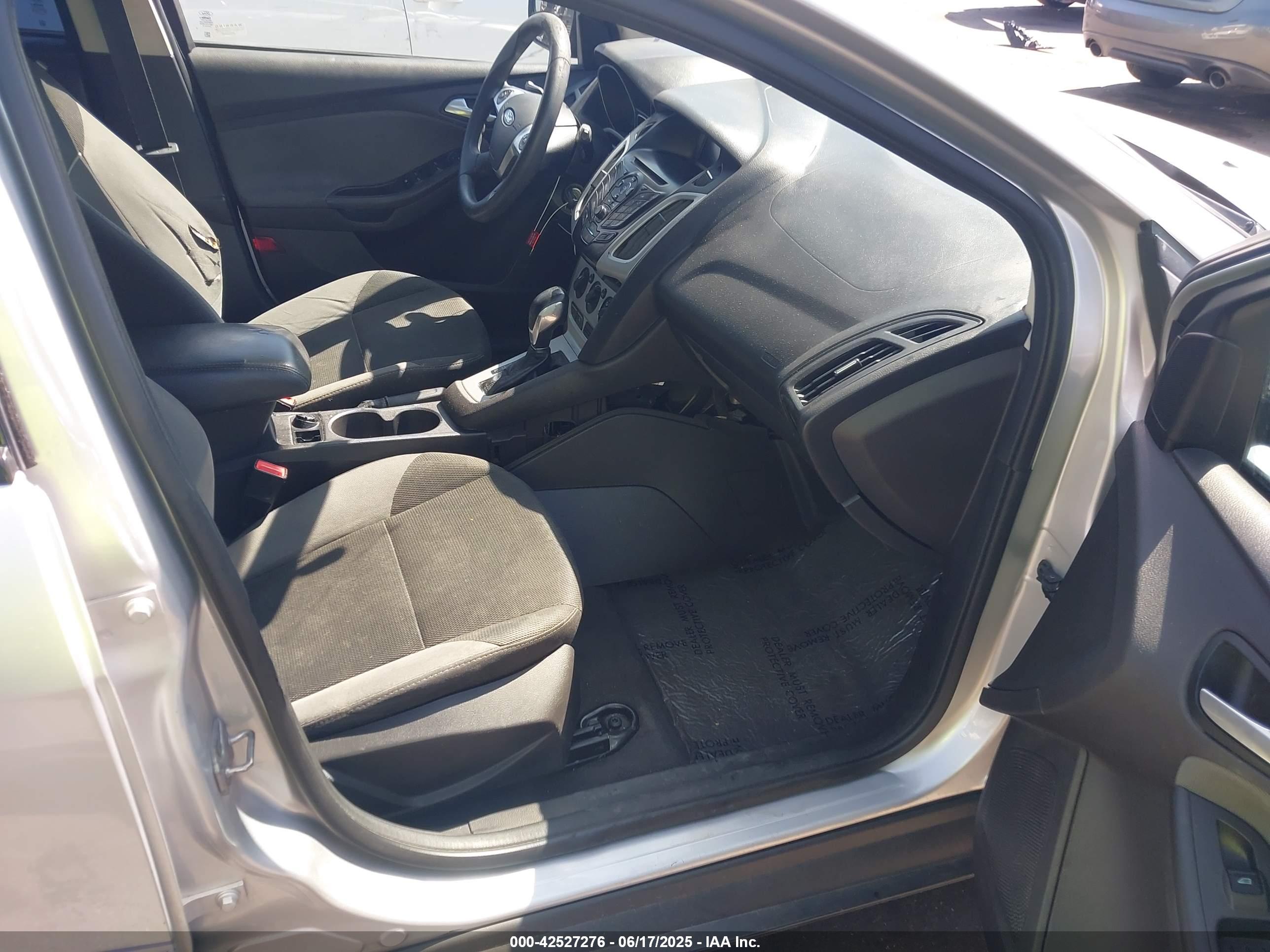 FORD FOCUS image 5