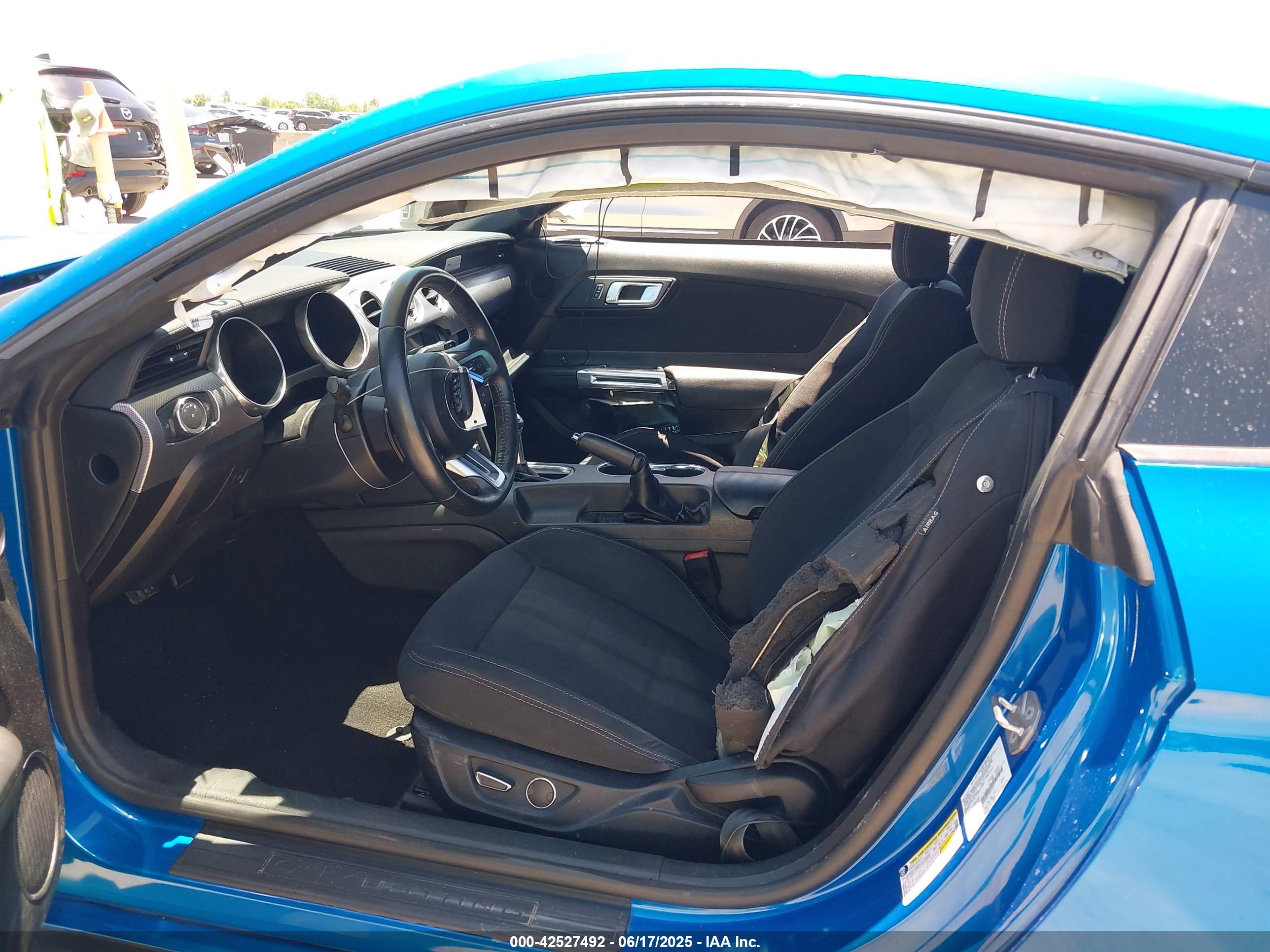 FORD MUSTANG image 5
