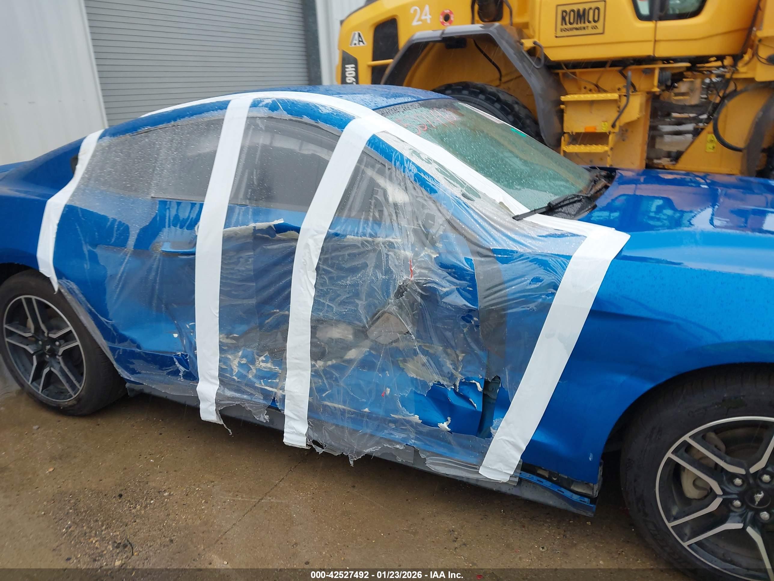 FORD MUSTANG image 6