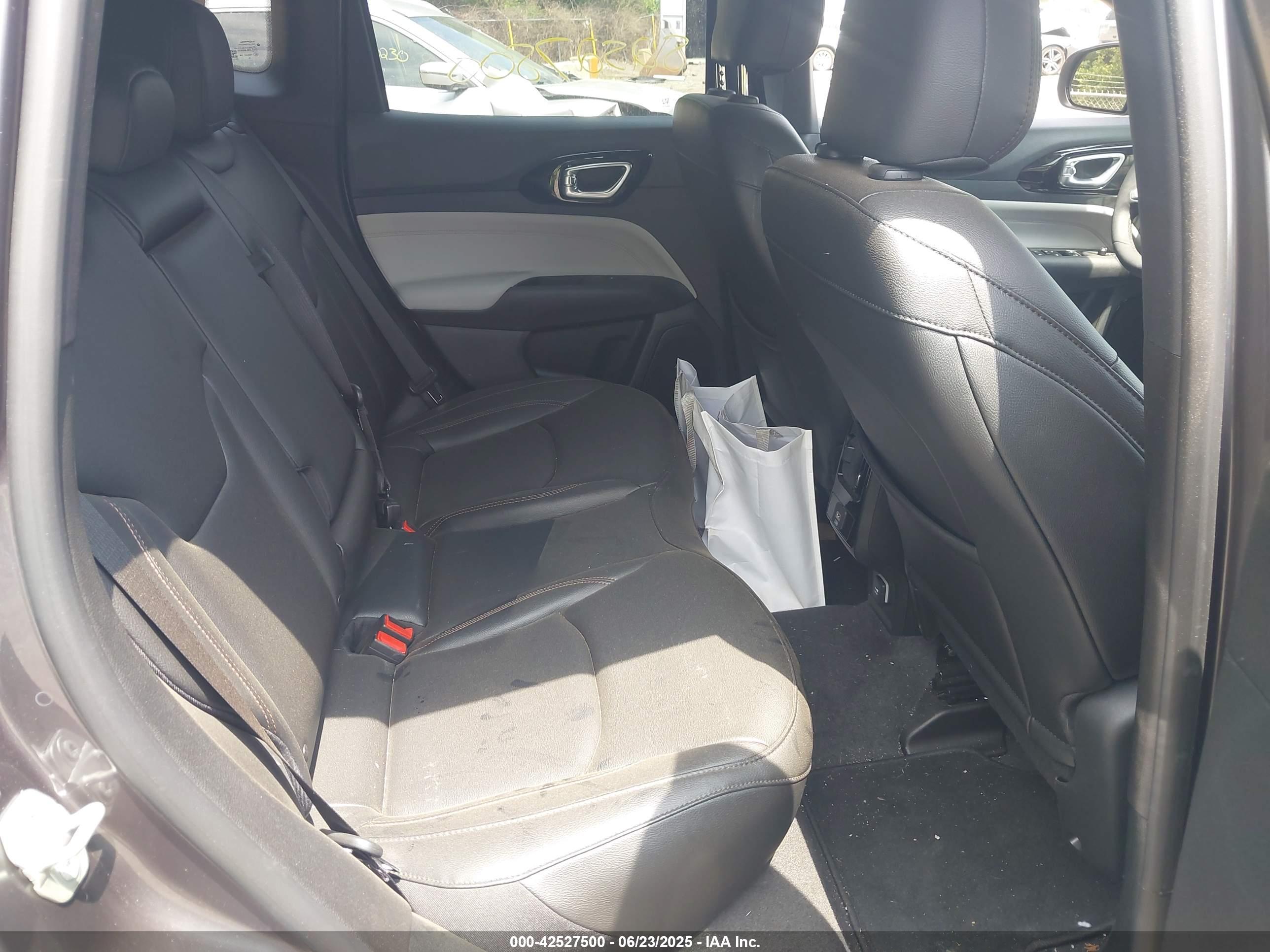 JEEP COMPASS image 8
