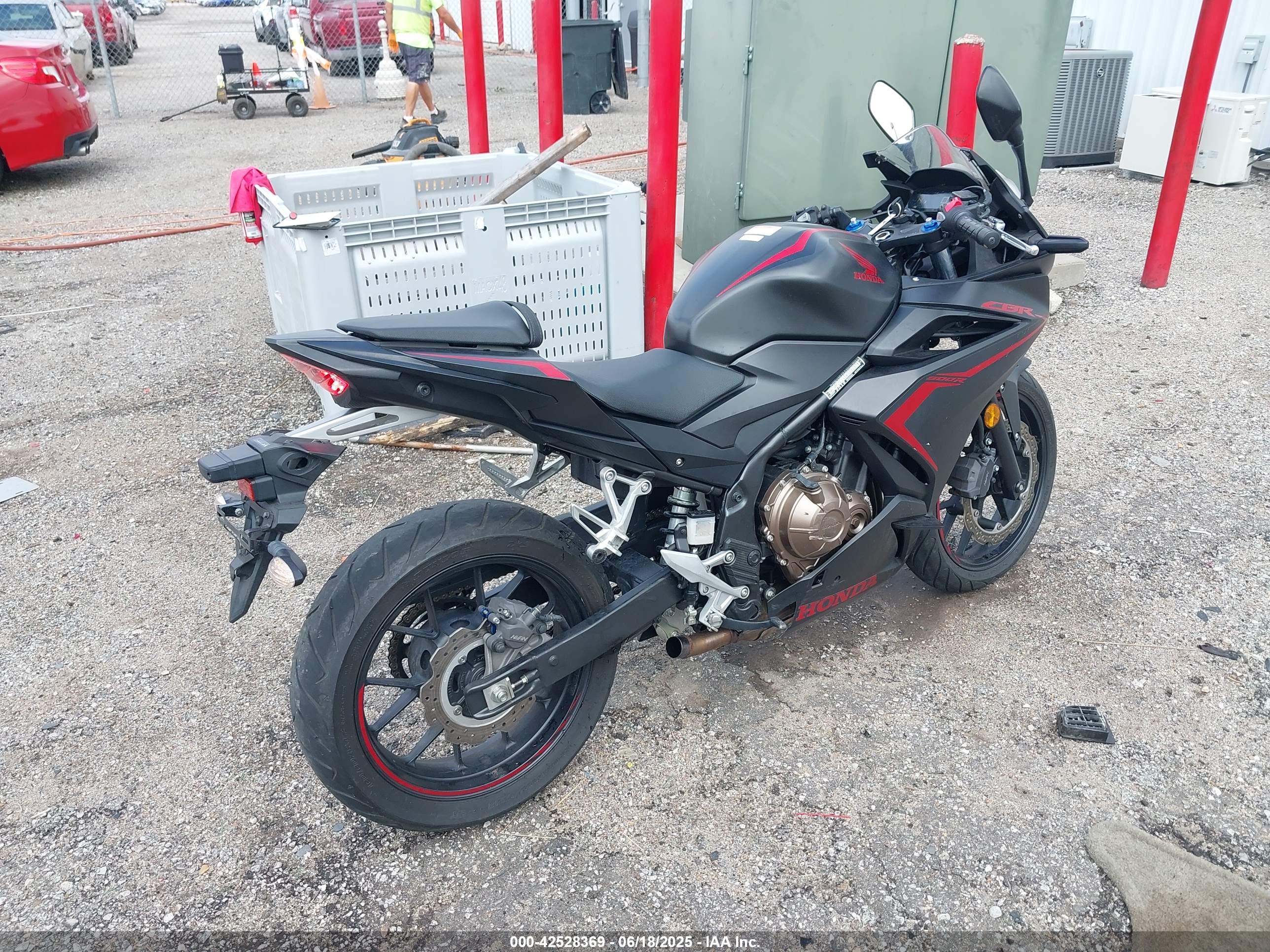HONDA CBR500 image 4