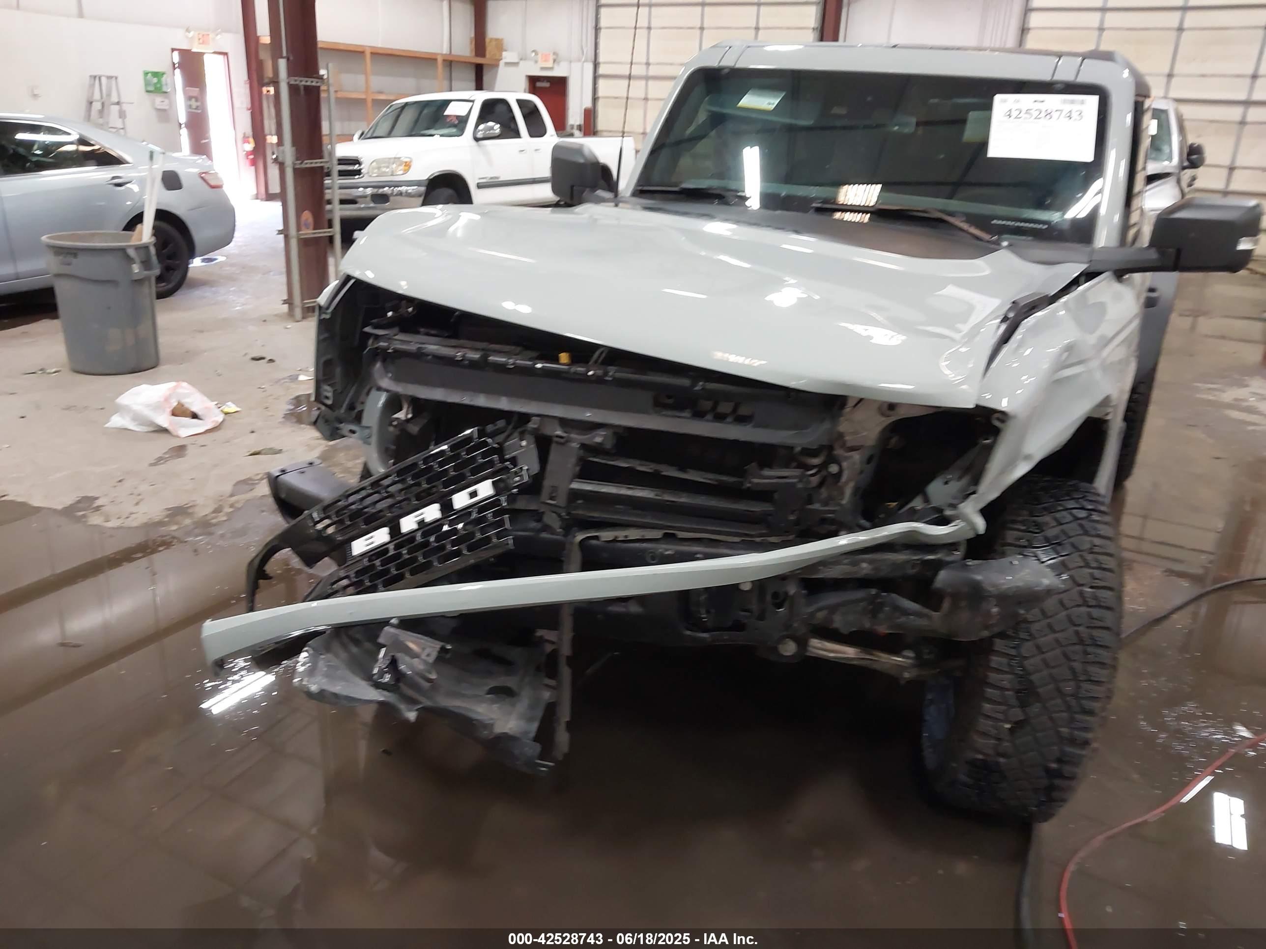 FORD BRONCO image 6