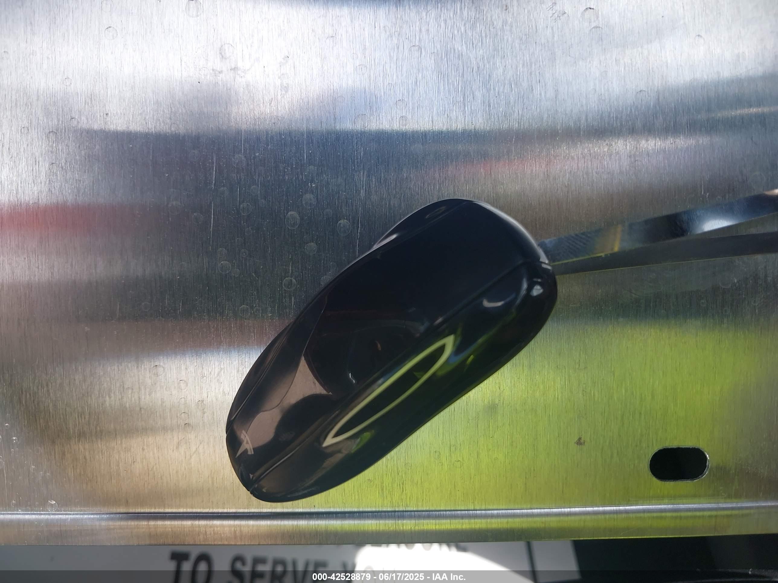 TESLA MODEL image 11