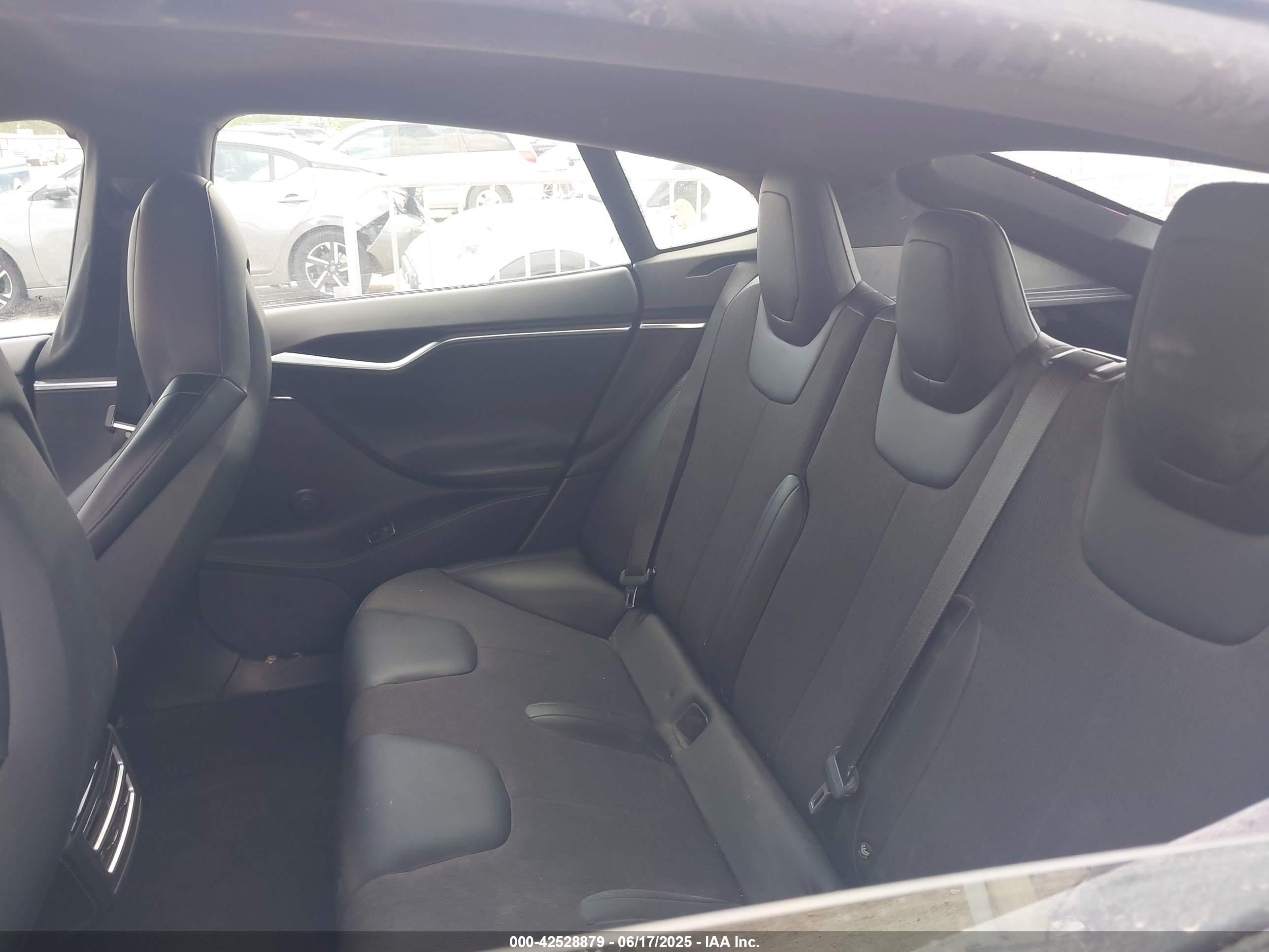 TESLA MODEL image 8
