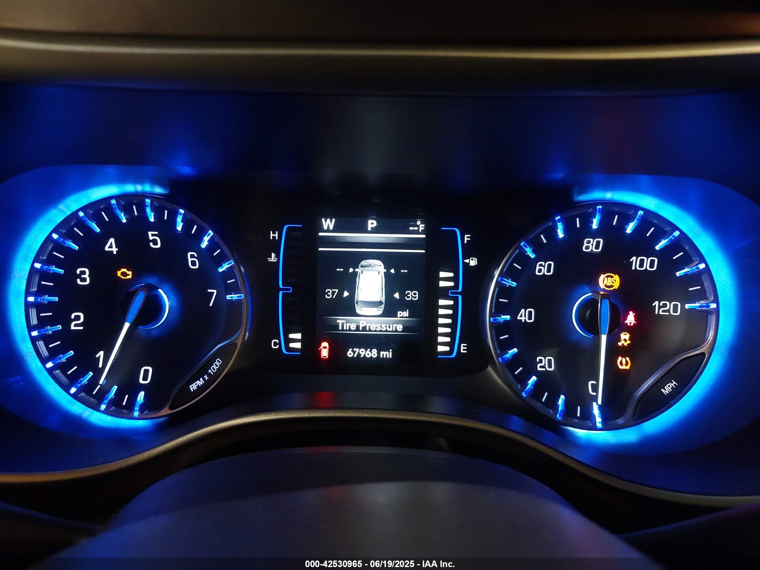 CHRYSLER PACIFICA image 7