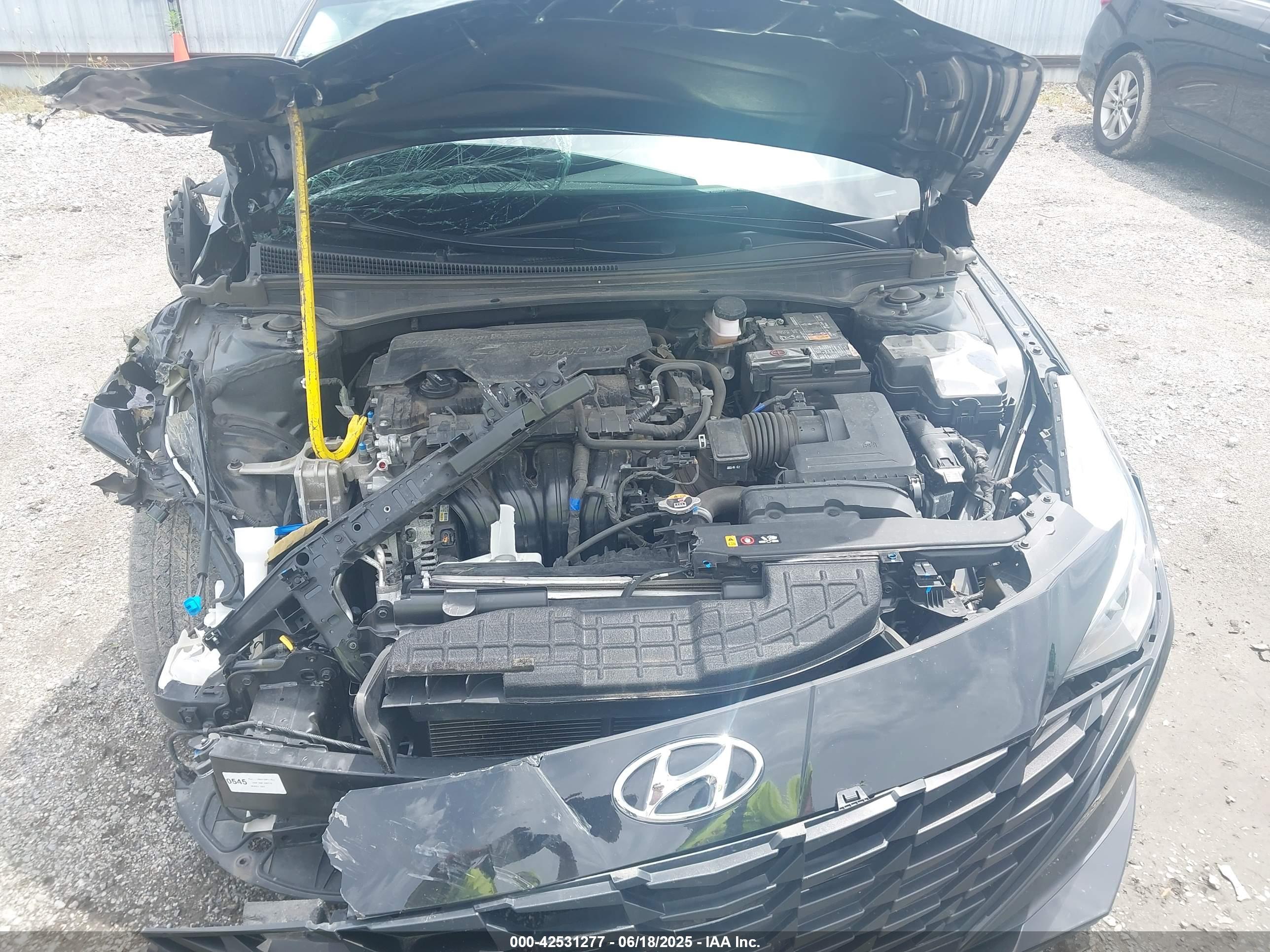 HYUNDAI ELANTRA image 10
