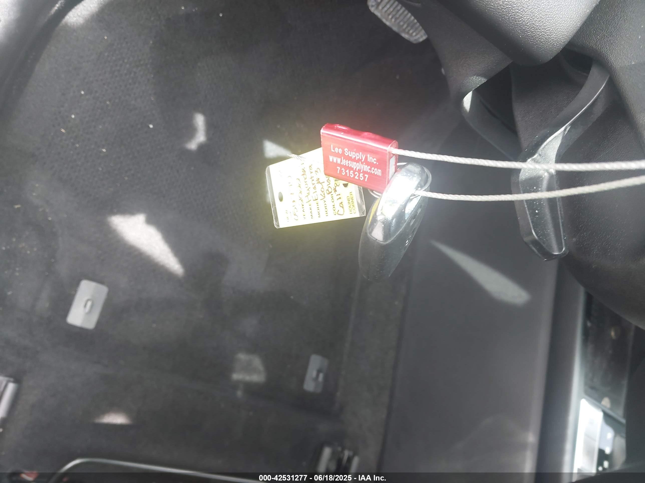 HYUNDAI ELANTRA image 11