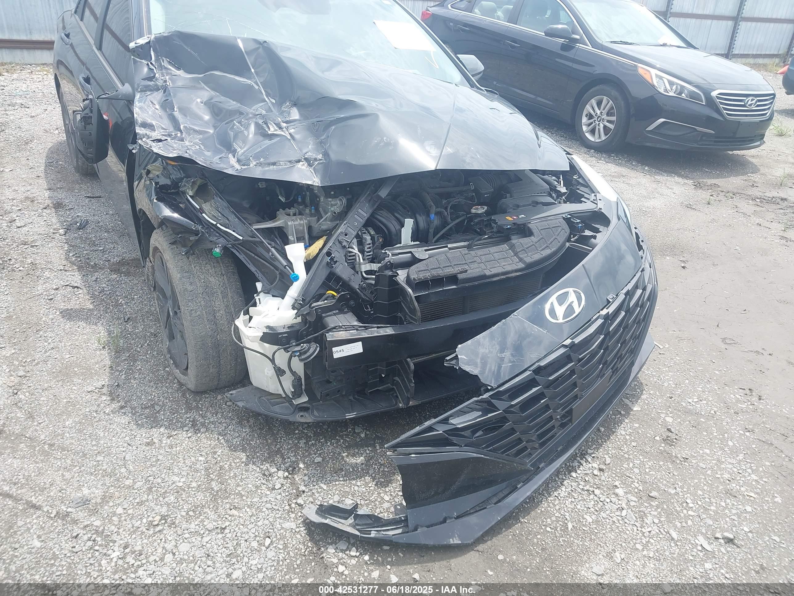 HYUNDAI ELANTRA image 6