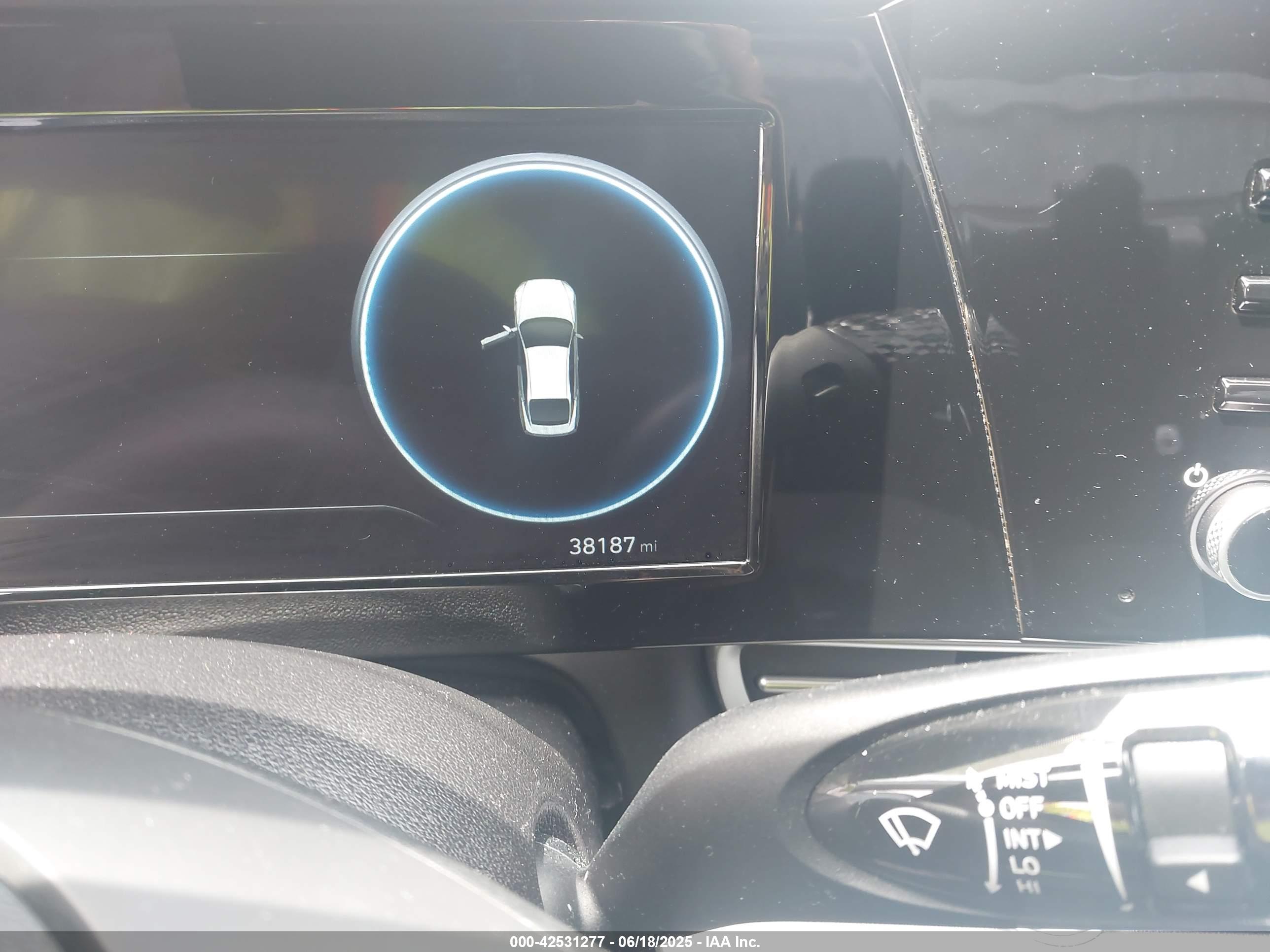 HYUNDAI ELANTRA image 7