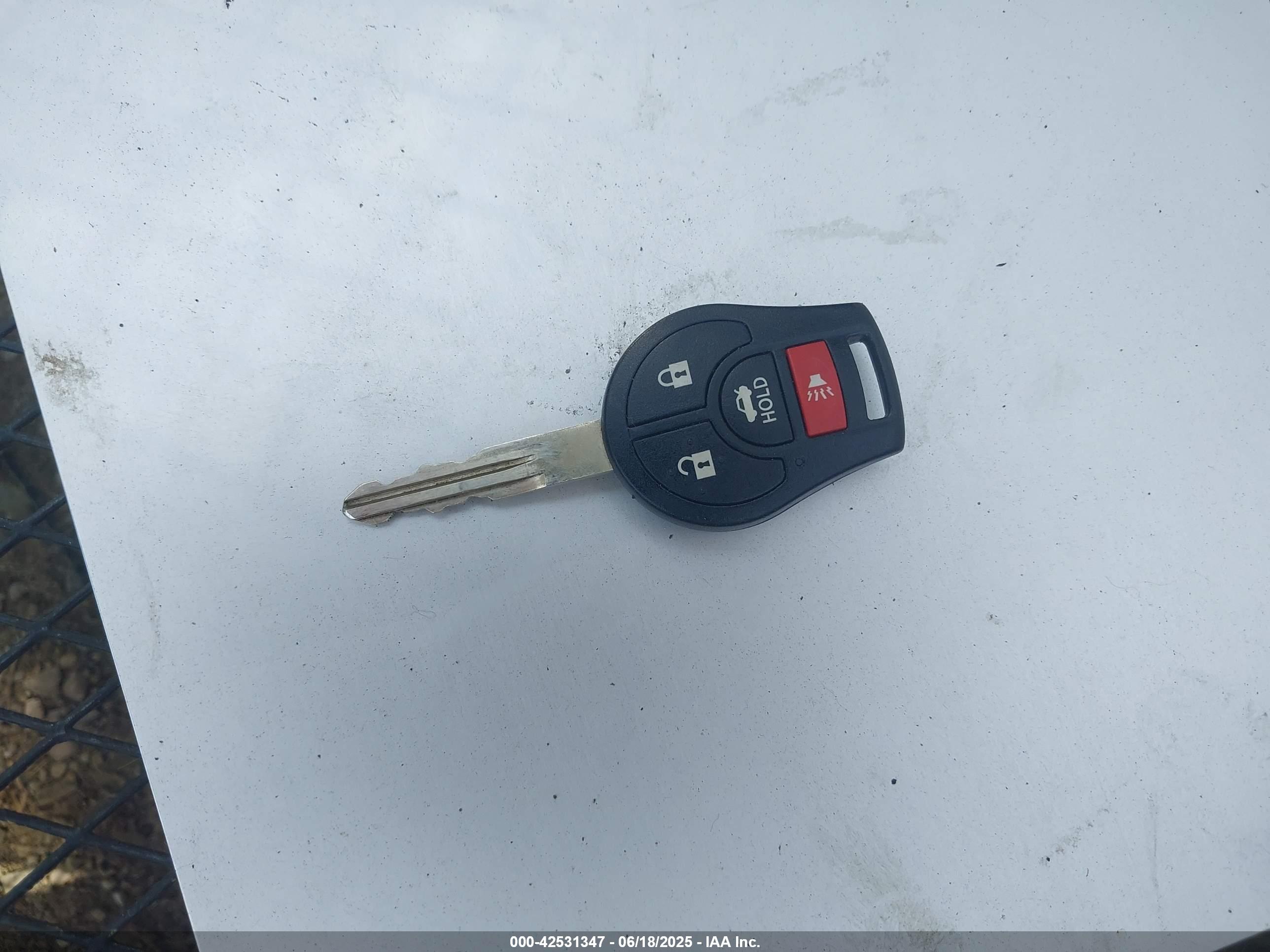 NISSAN VERSA image 11