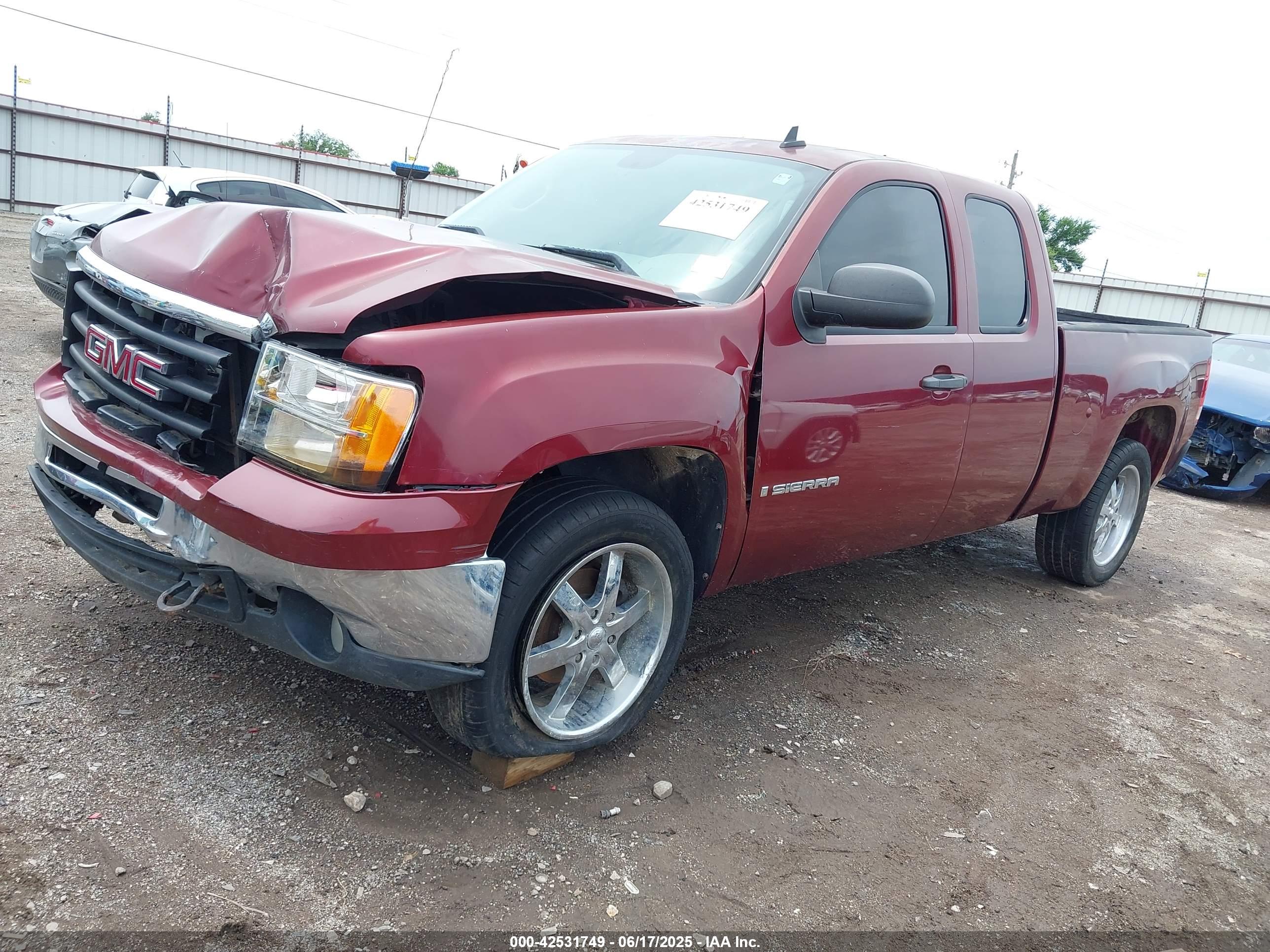 GMC SIERRA image 2