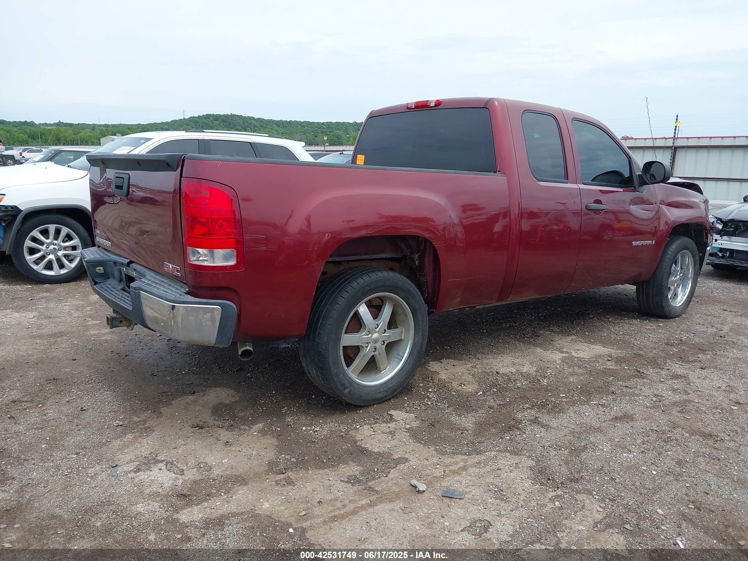 GMC SIERRA image 4