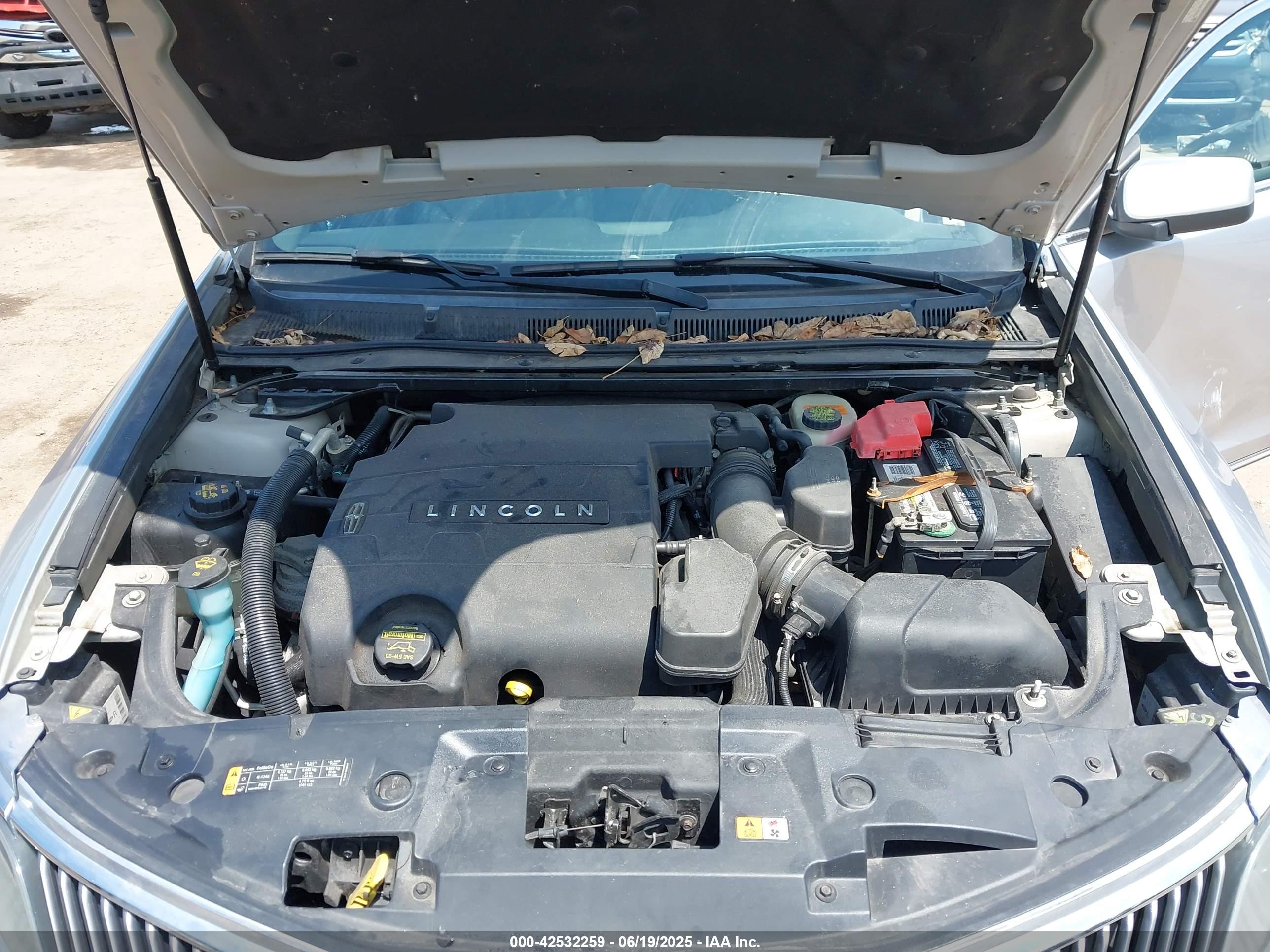 LINCOLN MKS image 10