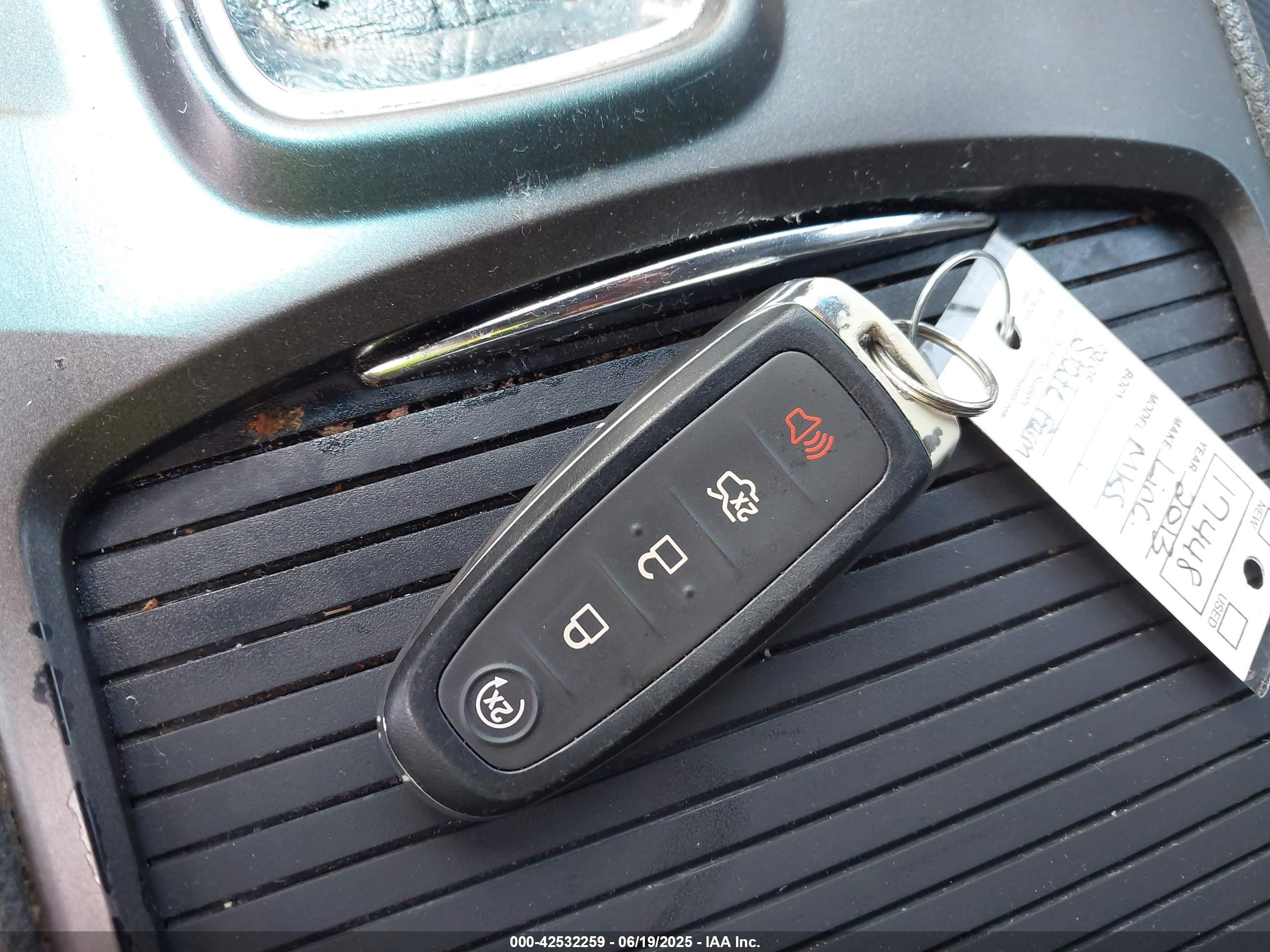 LINCOLN MKS image 11