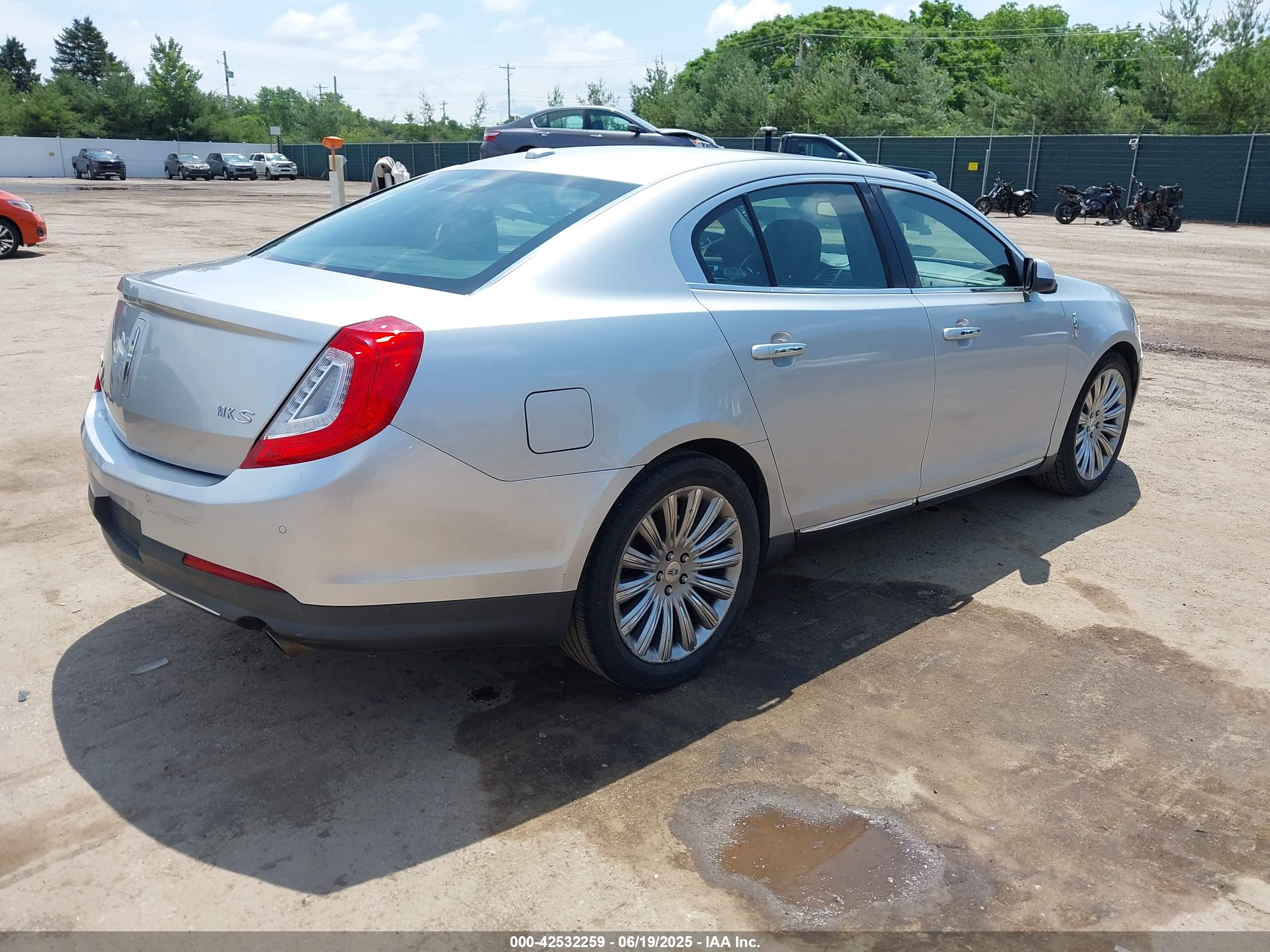 LINCOLN MKS image 4