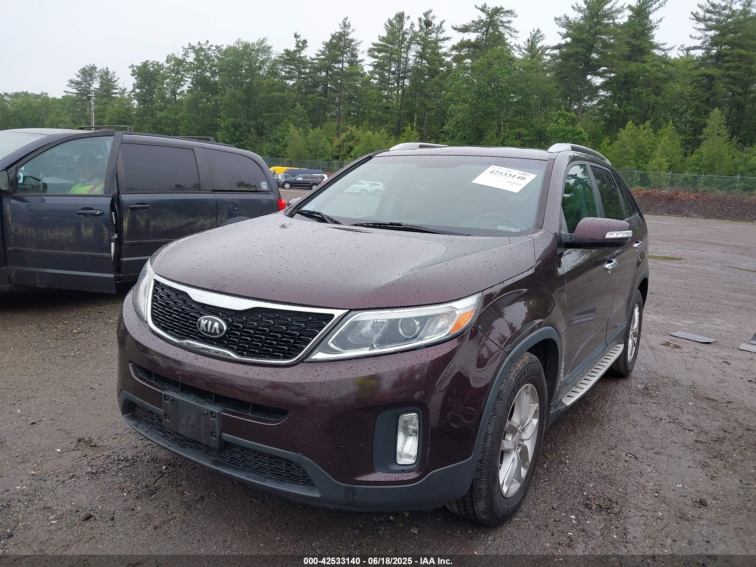 KIA SORENTO image 2