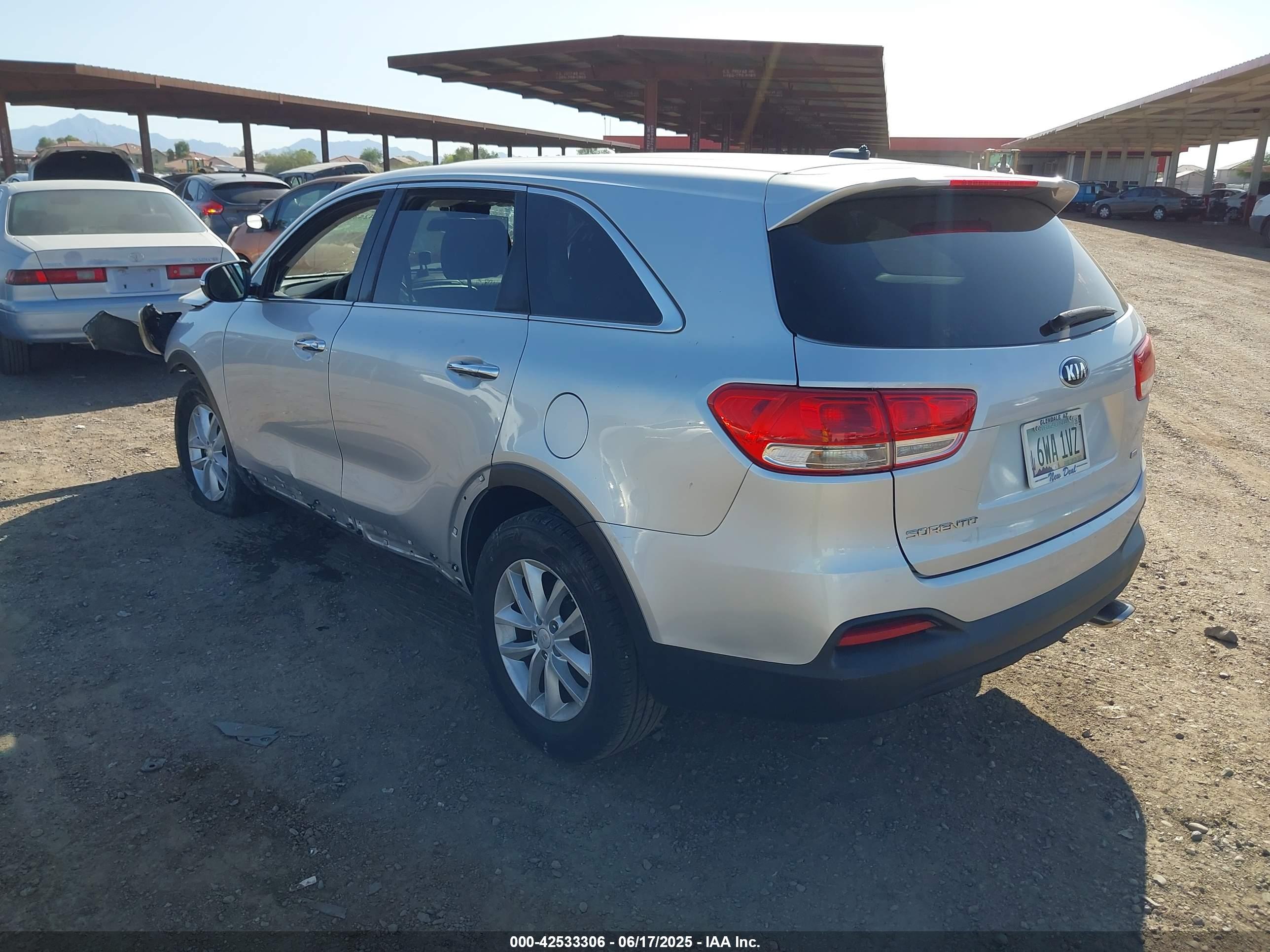 KIA SORENTO image 3