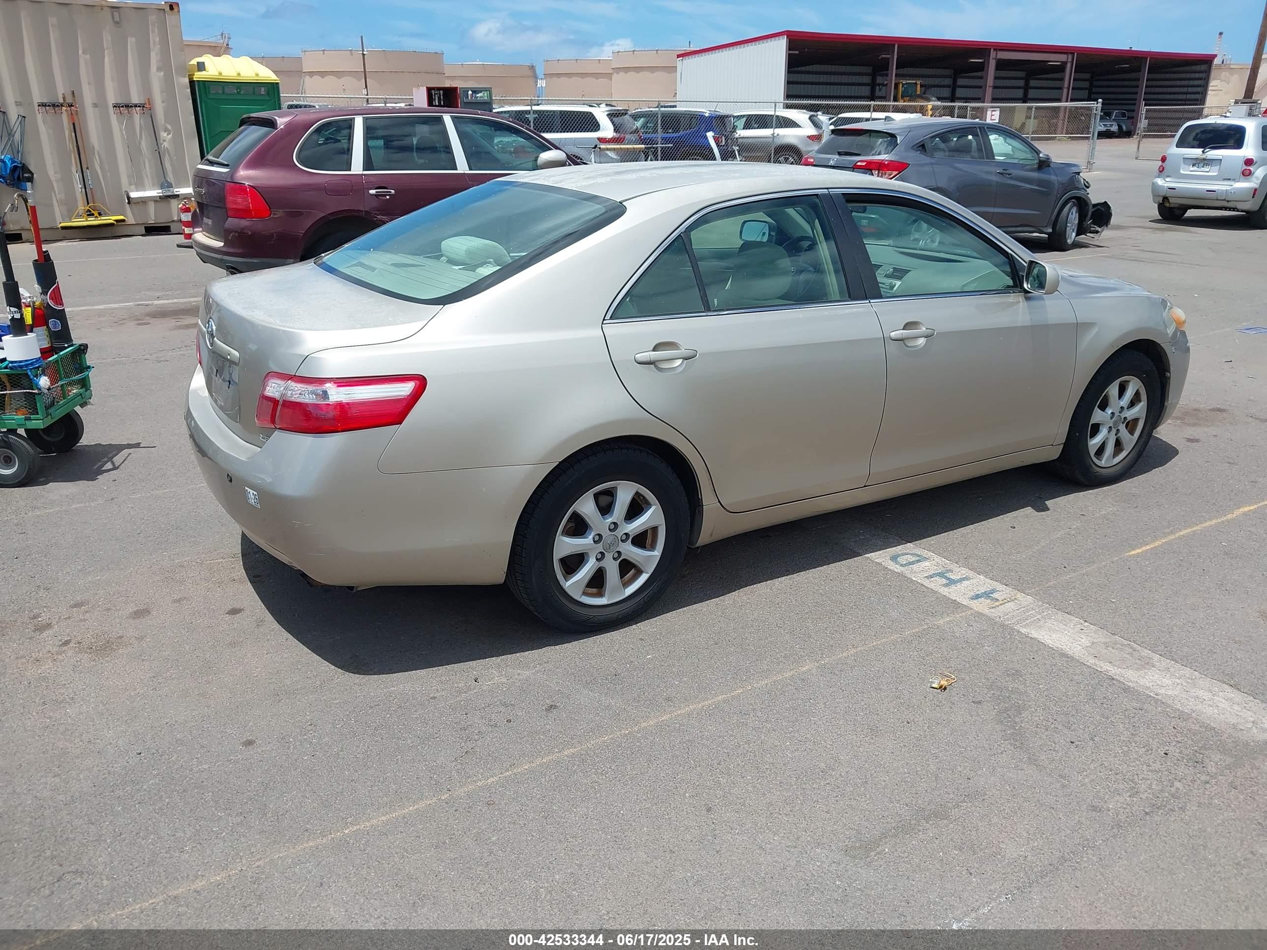 TOYOTA CAMRY image 4