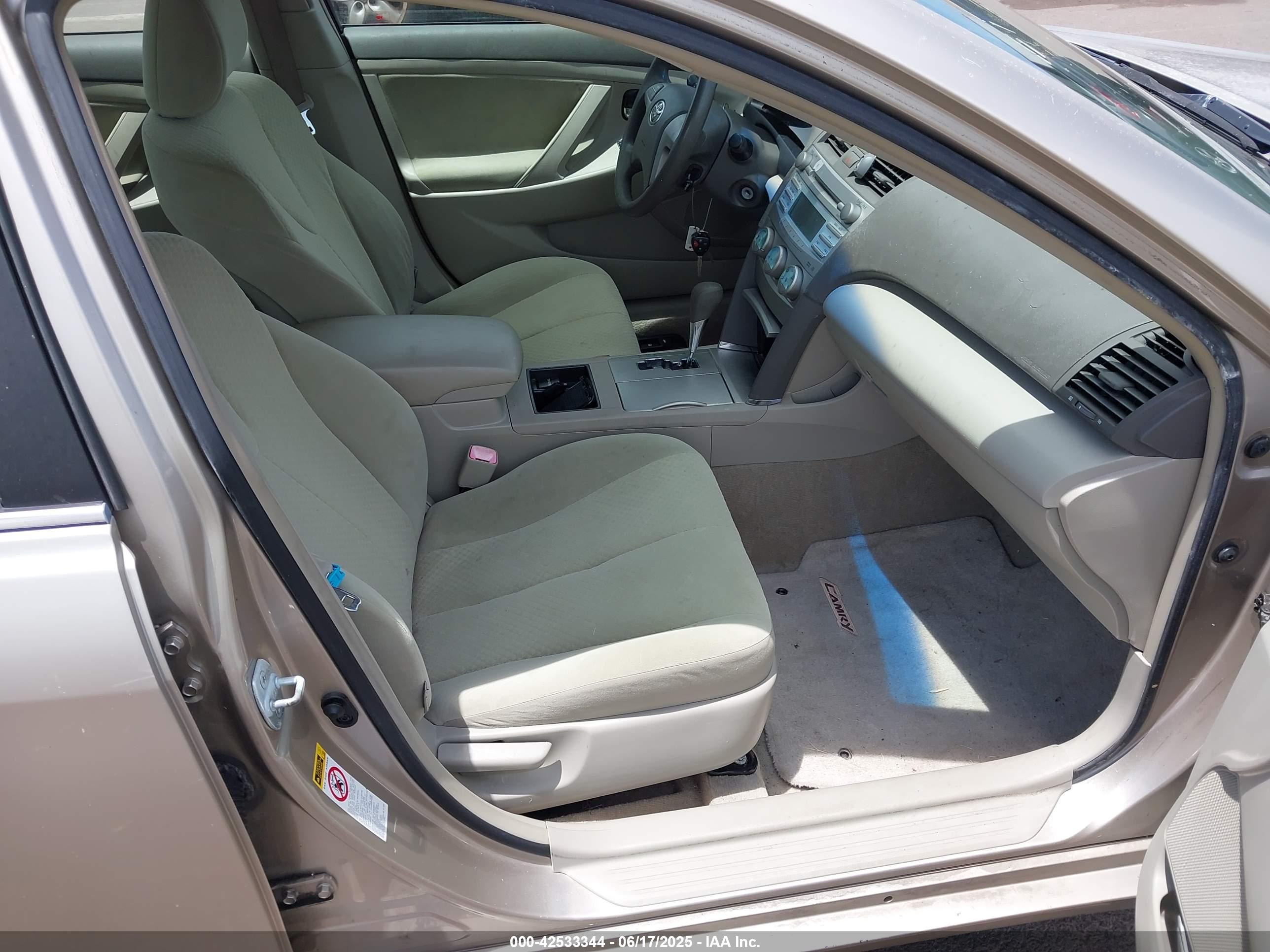 TOYOTA CAMRY image 5