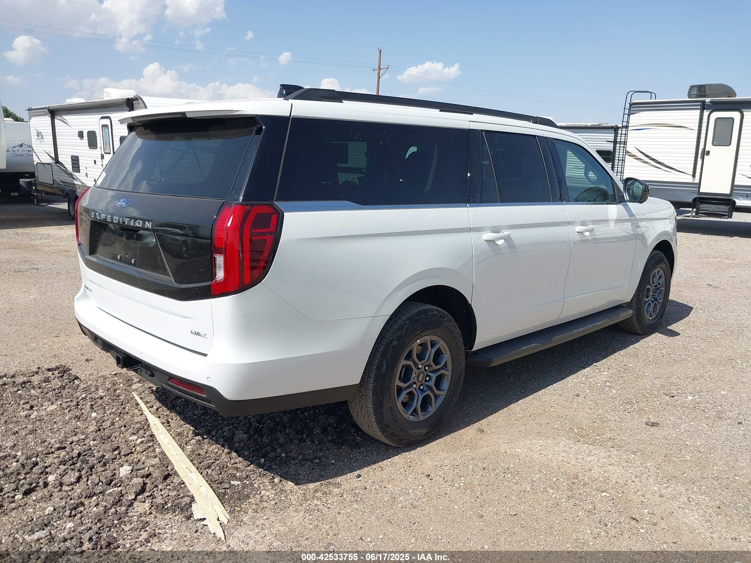 FORD EXPEDITION image 4