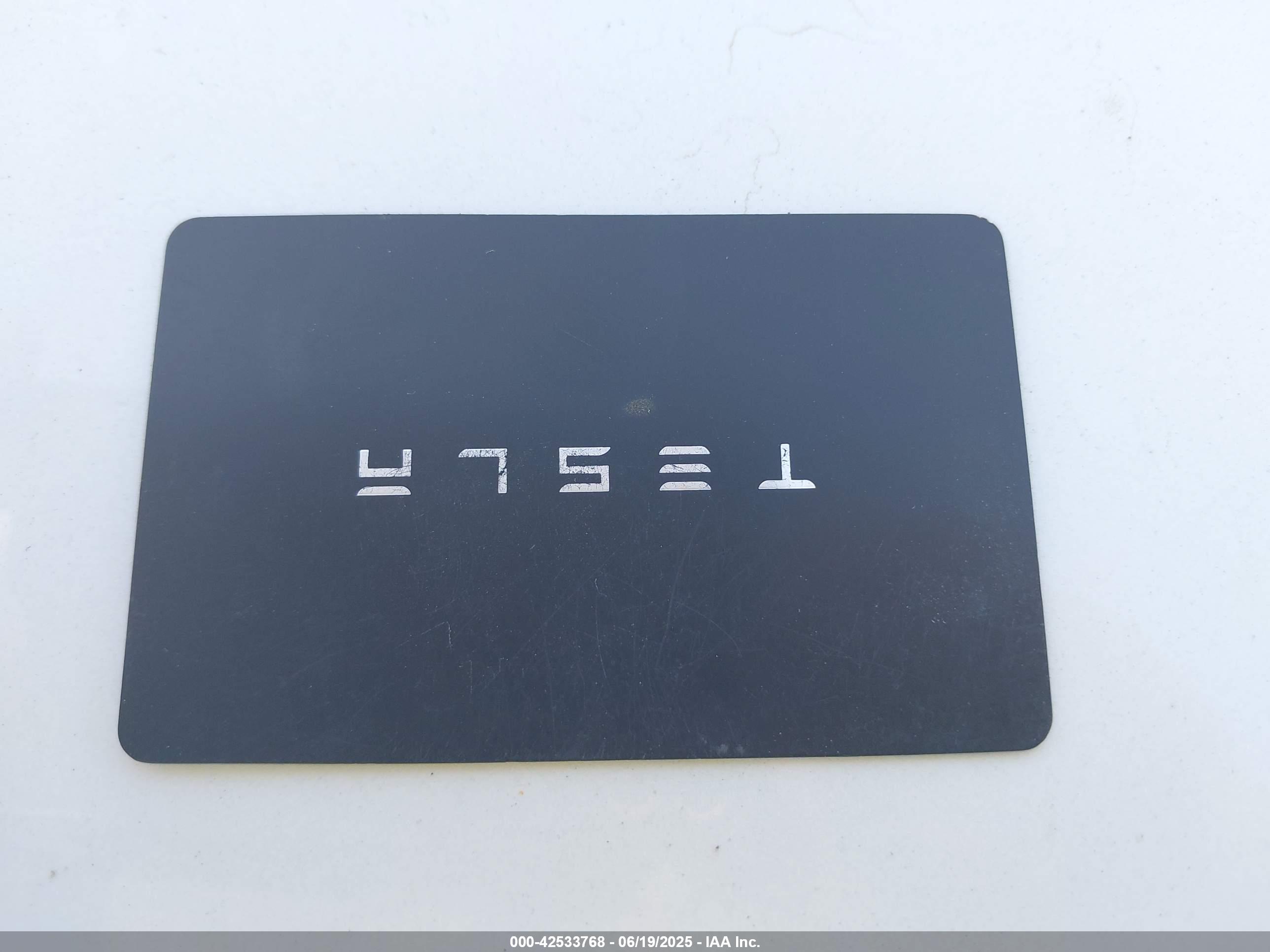 TESLA MODEL image 11