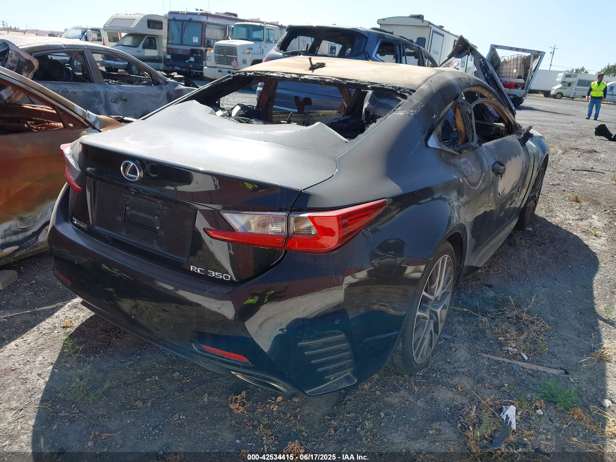 LEXUS RC image 4
