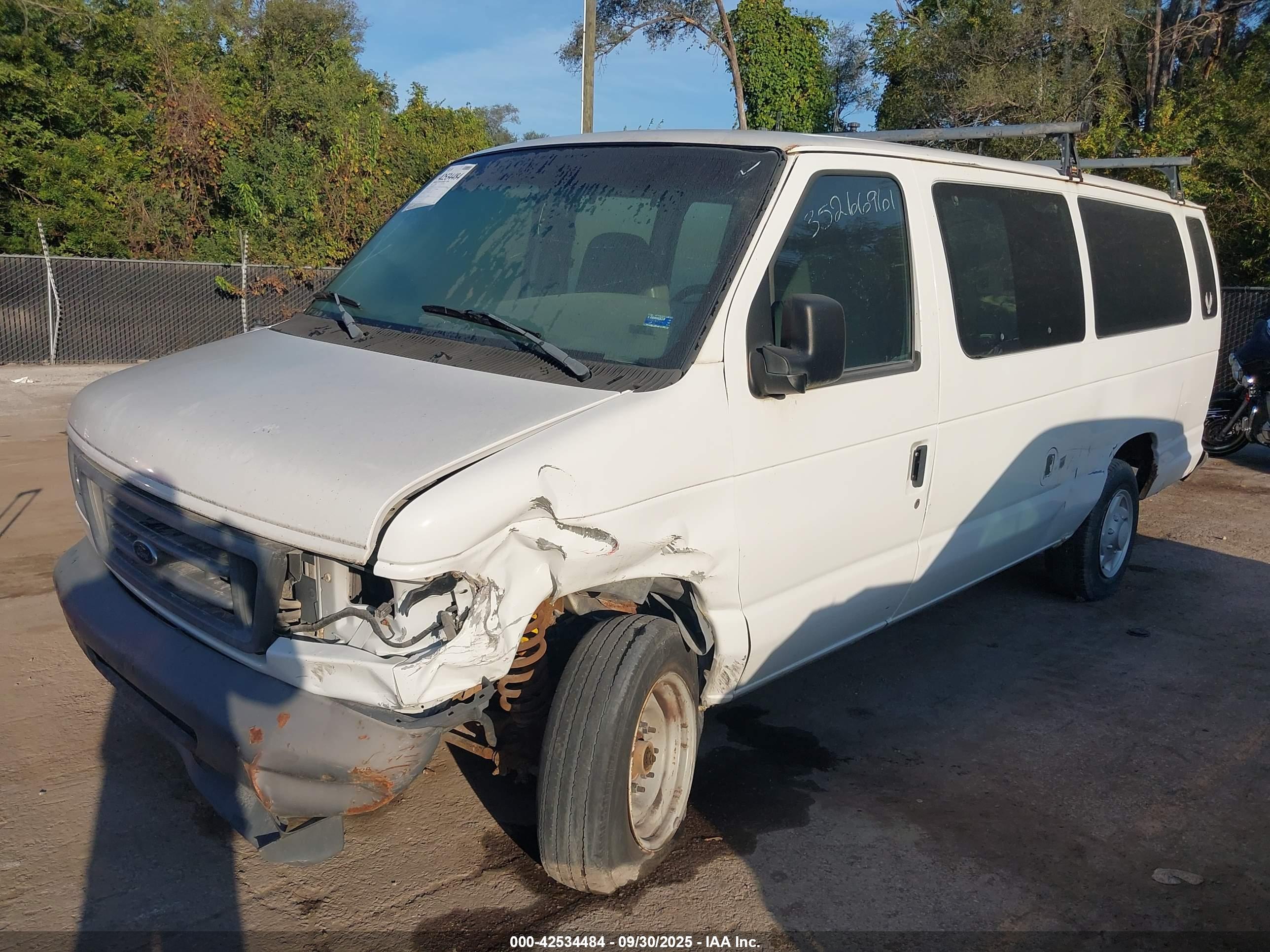 FORD E-250 image 2