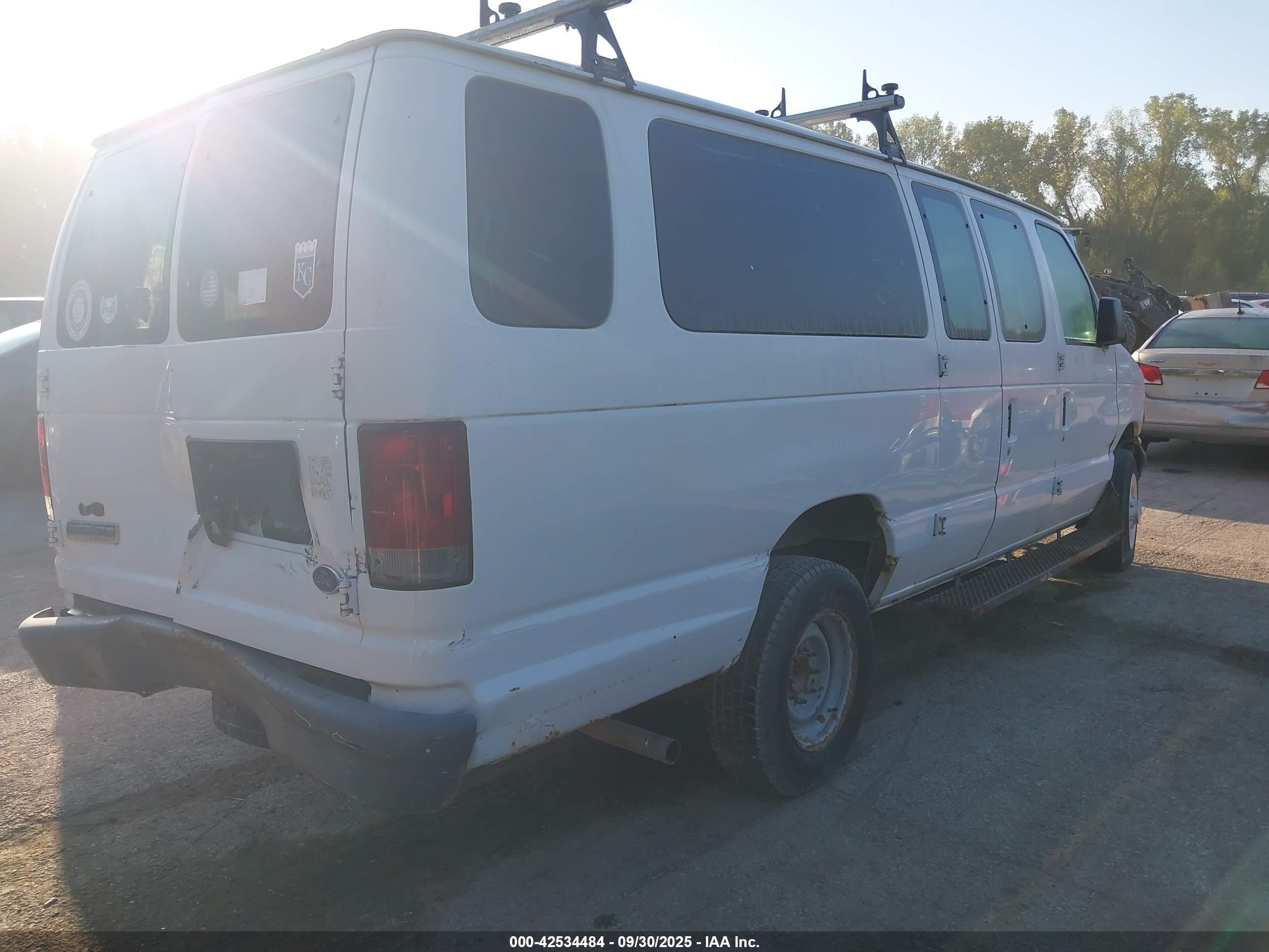 FORD E-250 image 4