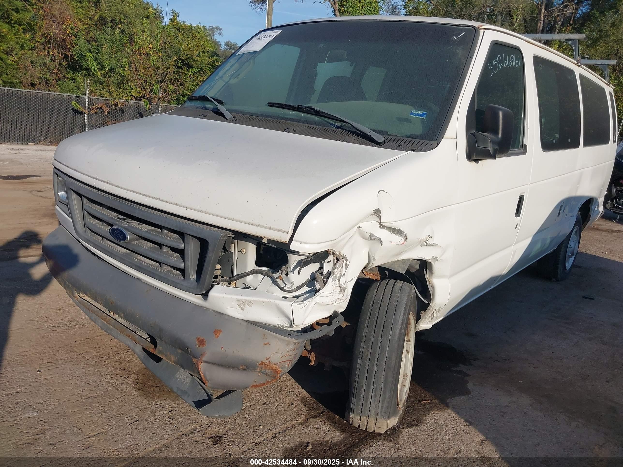 FORD E-250 image 6