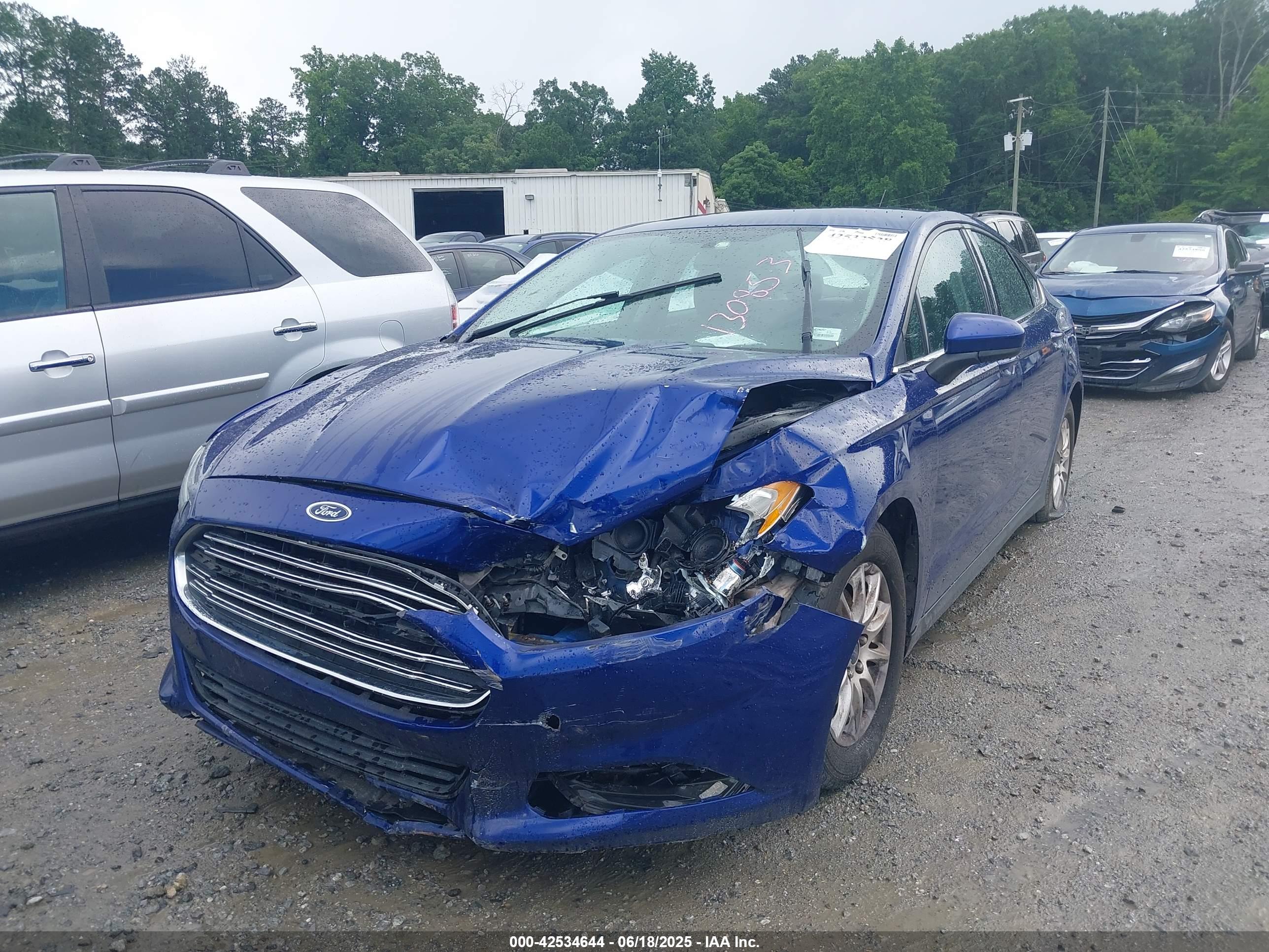 FORD FUSION image 2