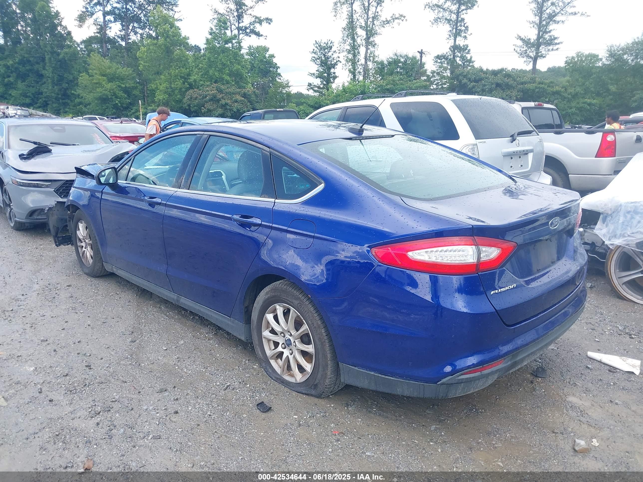 FORD FUSION image 3