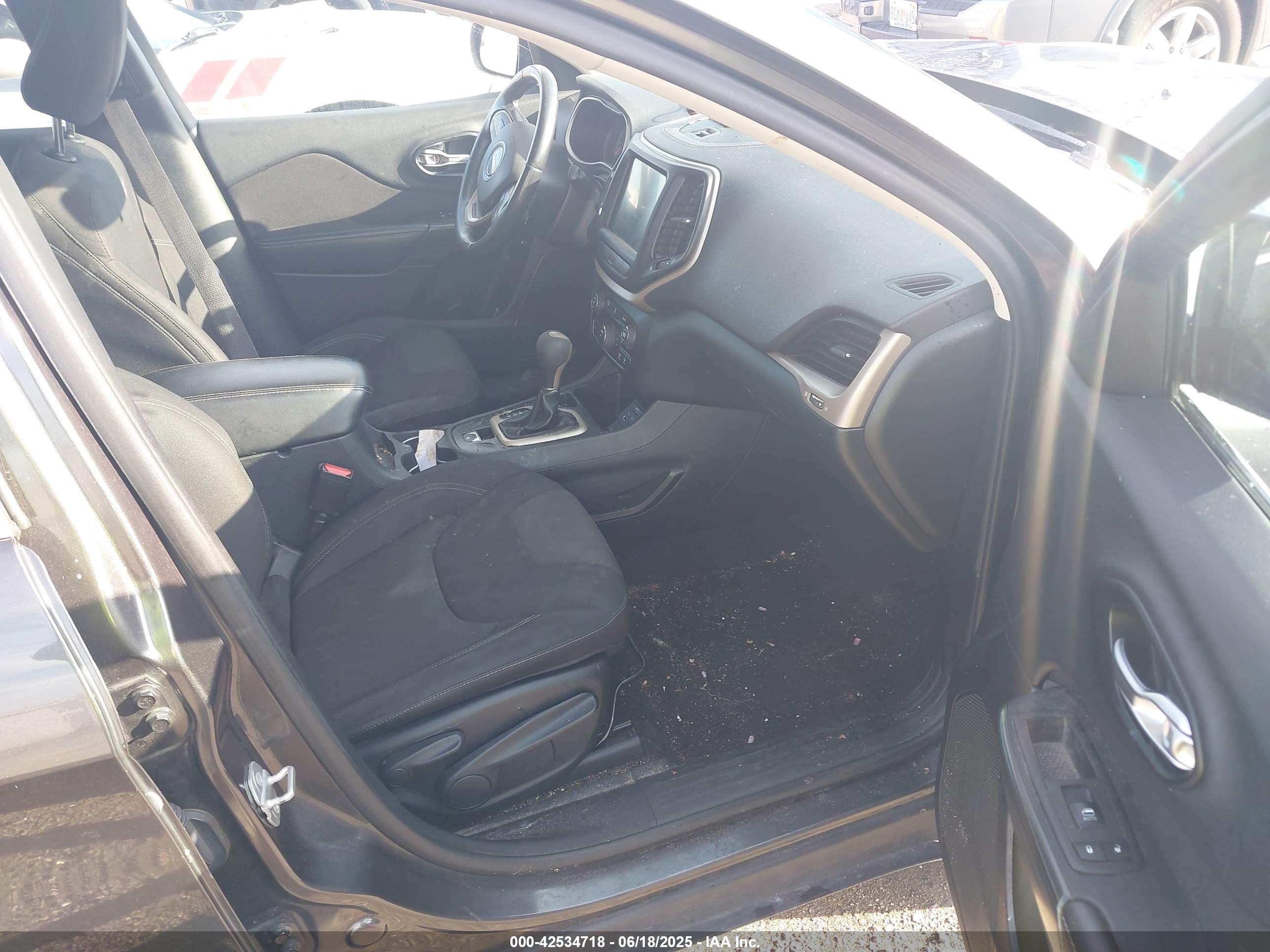 JEEP CHEROKEE image 5
