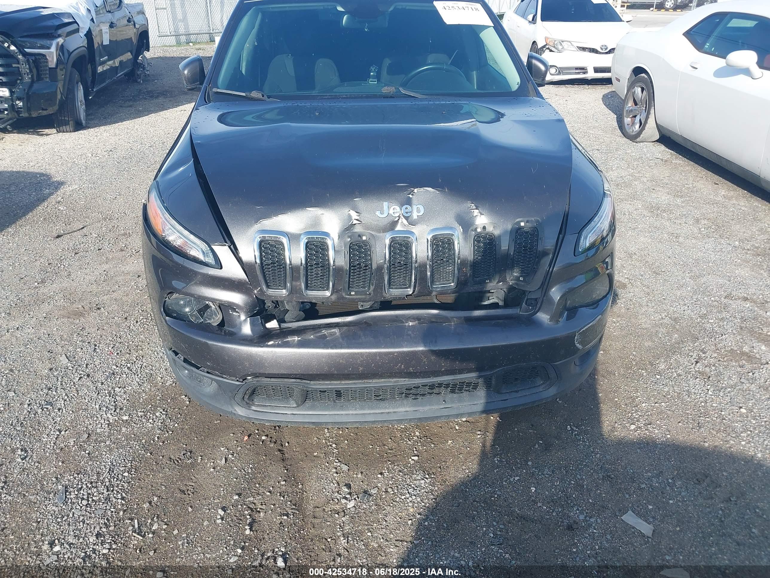 JEEP CHEROKEE image 6
